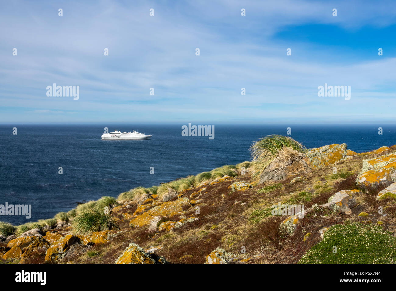 Le Lyrial anchored off Steeple Jason Island, Falkland Islands Stock Photo