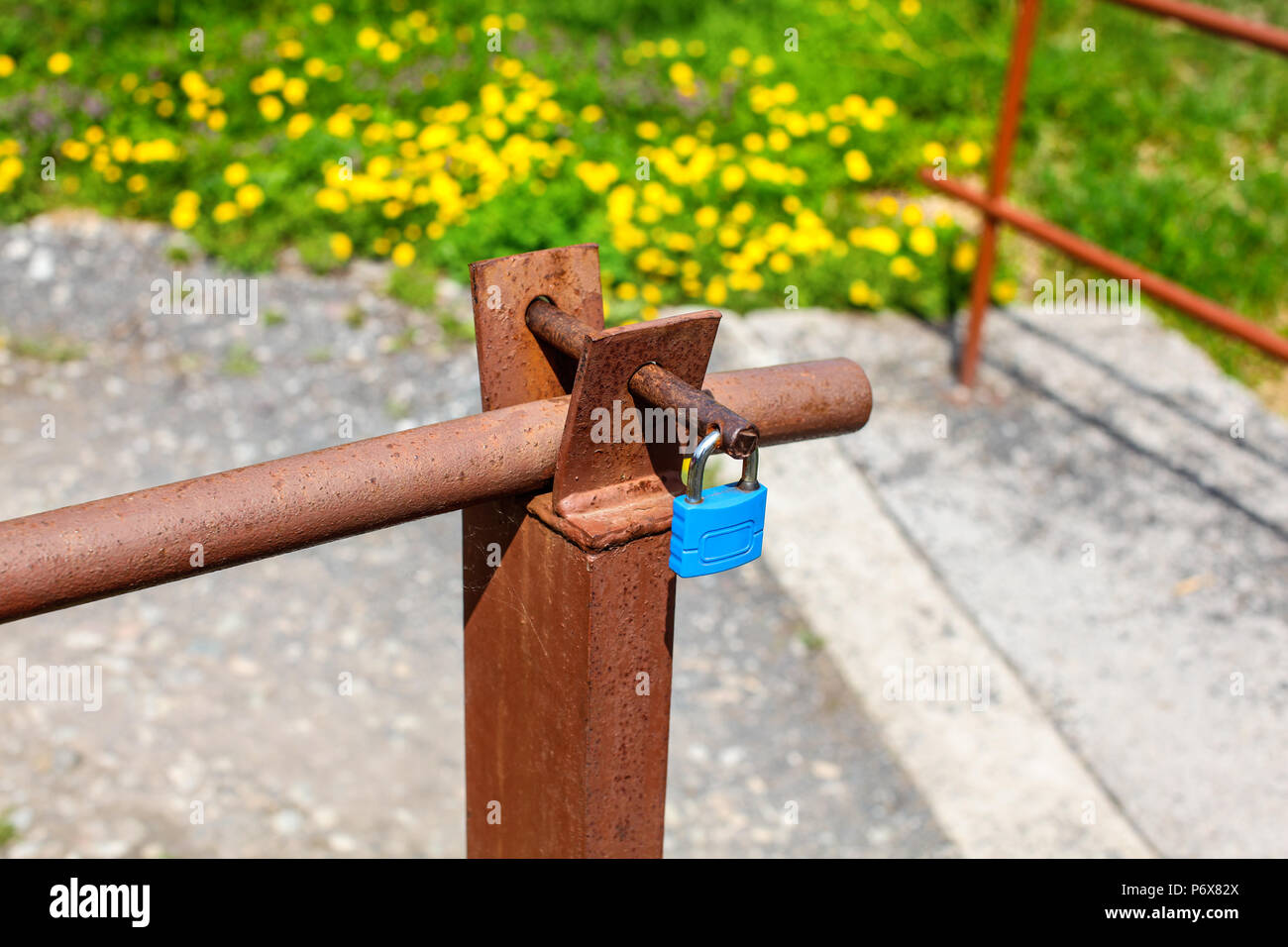 Car ramp hi-res stock photography and images - Alamy