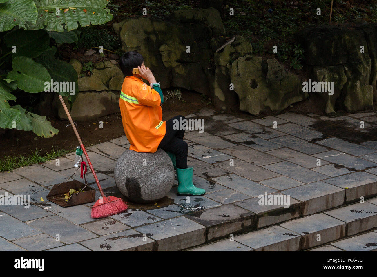 asian pee outdoor Female street cleaner hi-res stock photography and images - Page 2 - Alamy