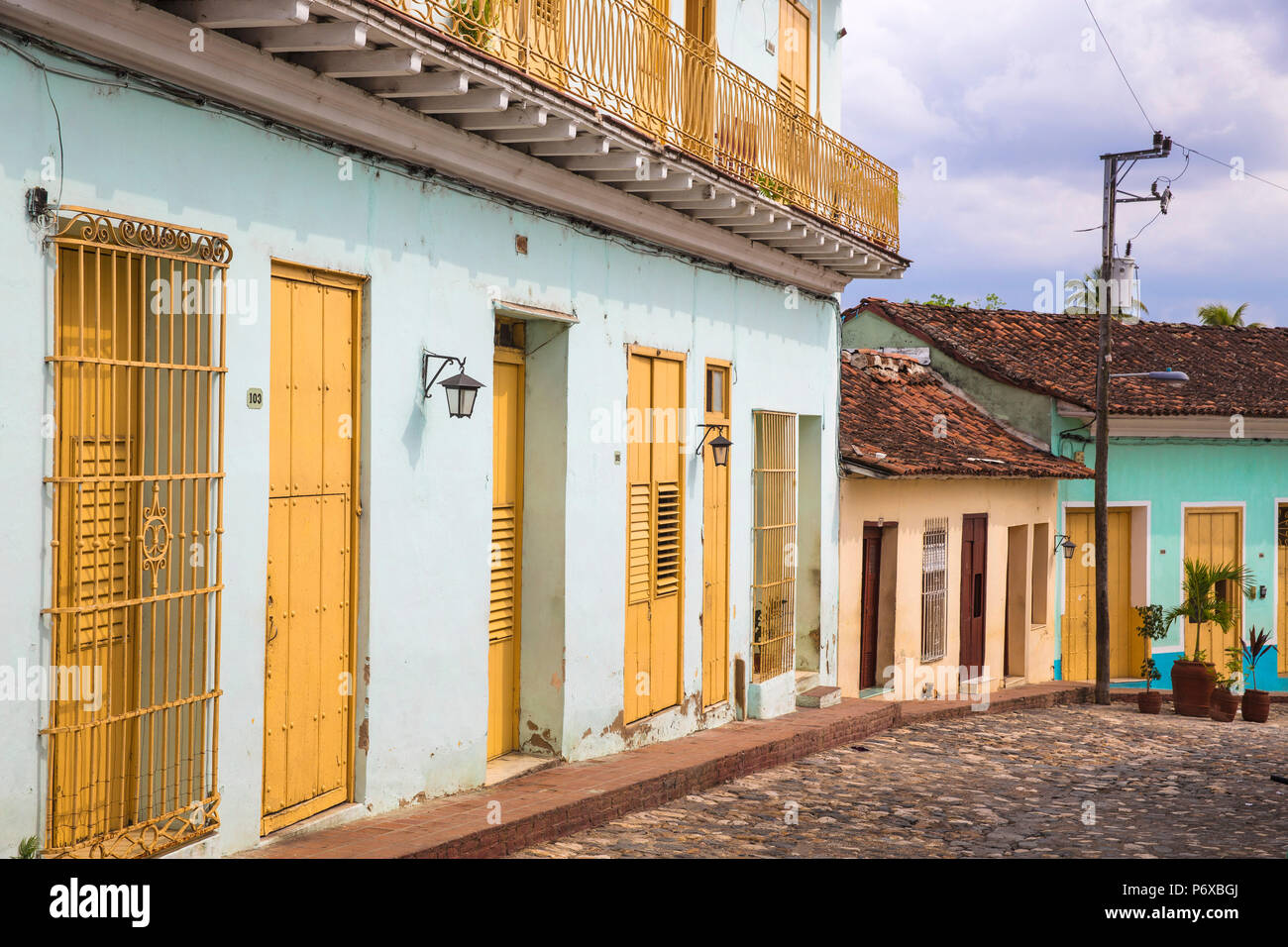 Cuba, Sancti Spiritus, Sancti Spiritus, Colonial houses on Calle Llano Stock Photo