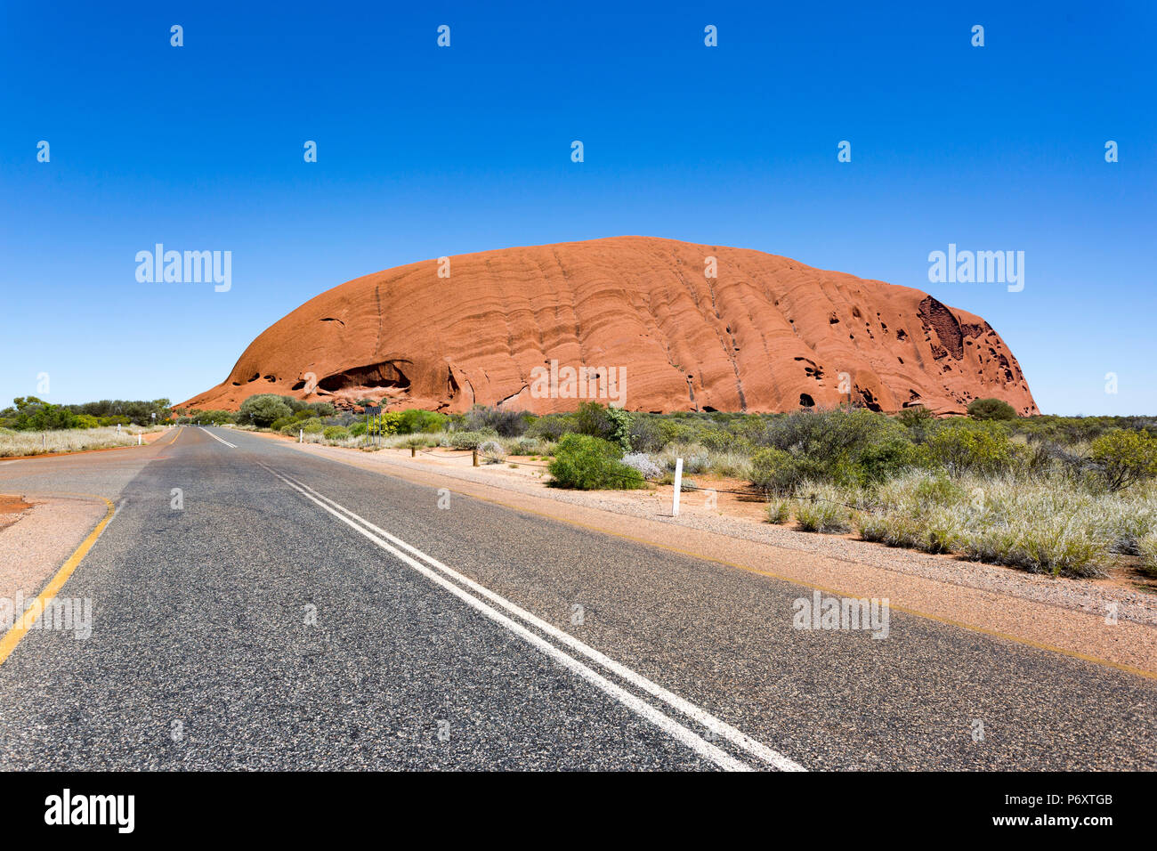 road to Uluru, Northern Territory, Australia. Stock Photo
