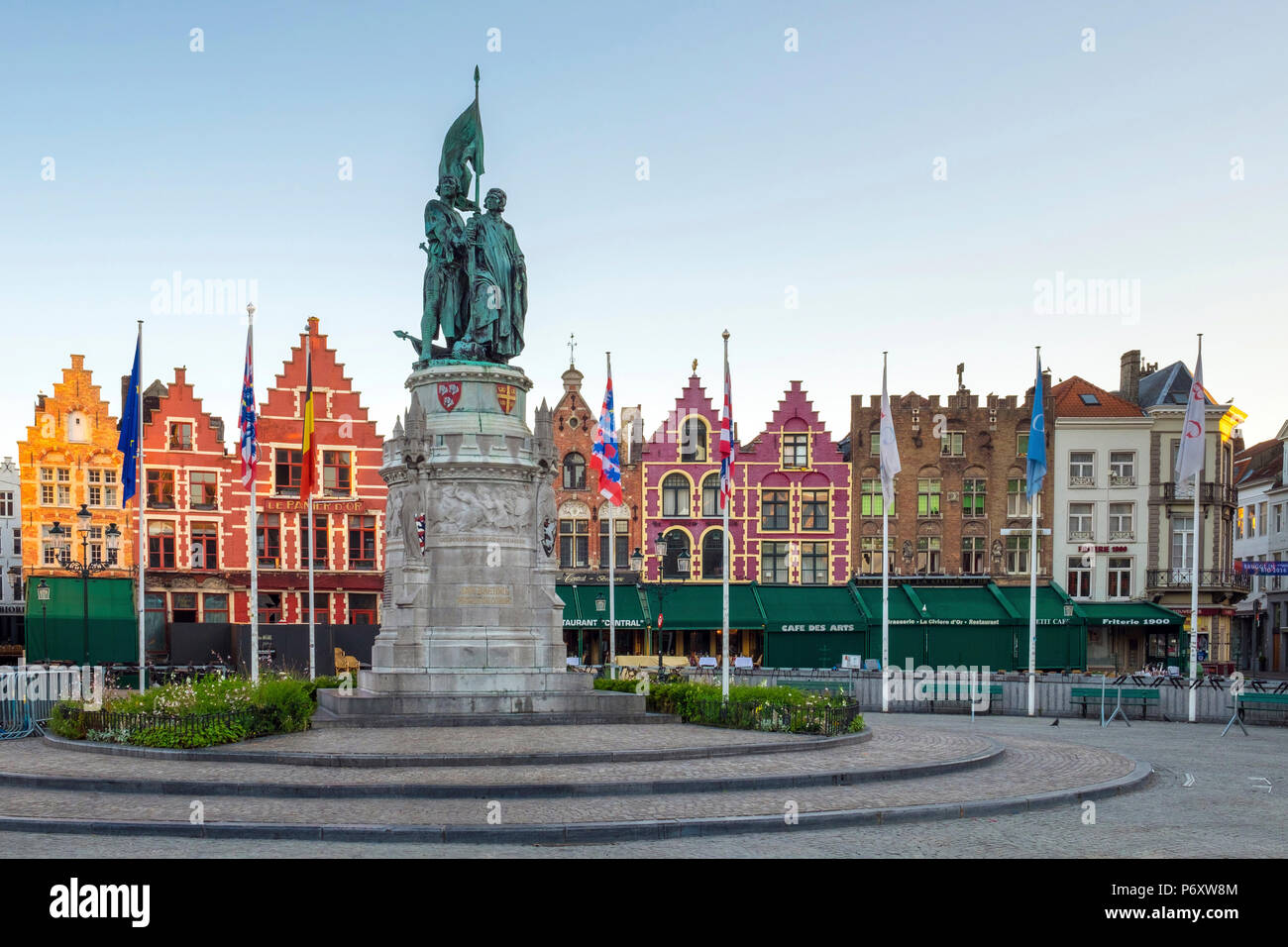 Belgium, West Flanders (Vlaanderen), Bruges (Brugge). Statue of Jan Breydel and Pieter de Coninck on Markt square. Stock Photo