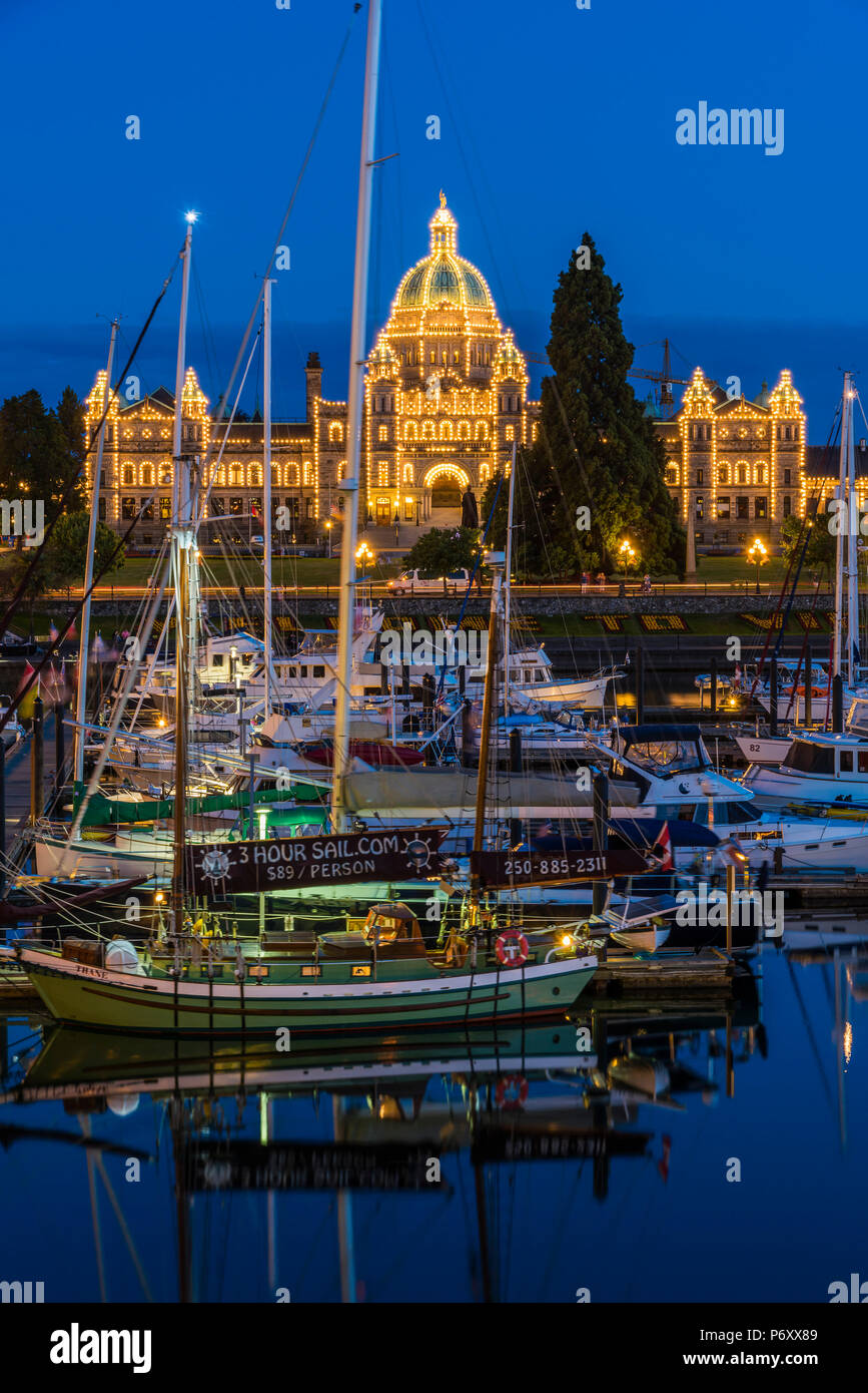 Night view of the British Columbia Parliament Buildings, Victoria, British Columbia, Canada Stock Photo