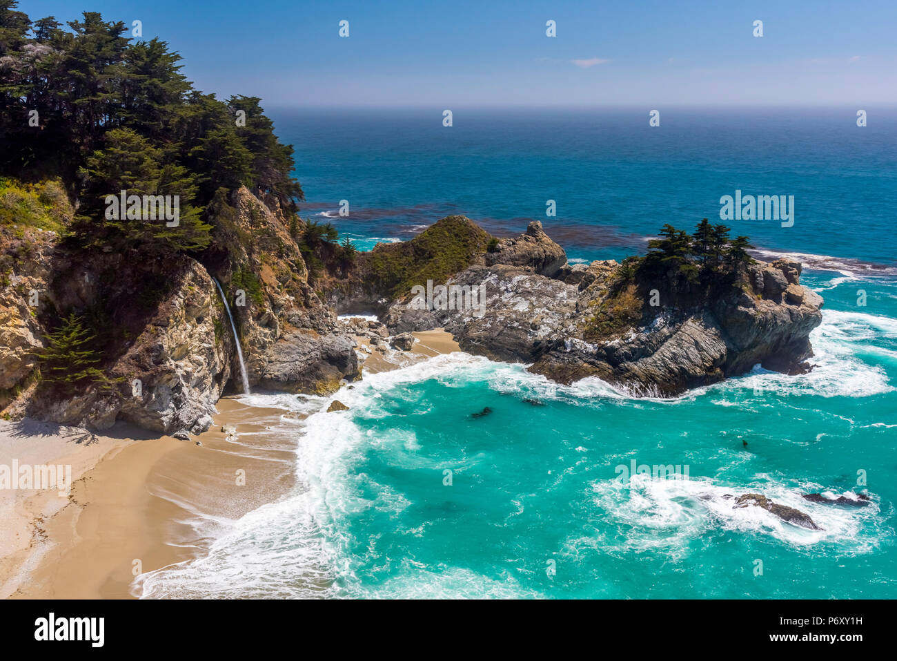 USA, California, Big Sur, Pacific Coast Highway (California State Route 1), Julia Pfeiffer Burns State Park, McWay Cove, McWay Falls Stock Photo