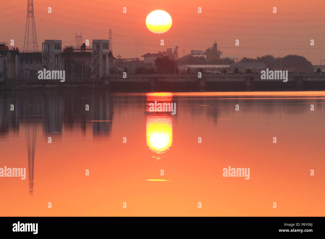 the-rising-sun-in-the-morning-stock-photo-alamy