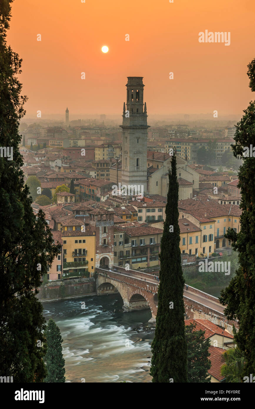 Skyline verona hi-res stock photography and images - Alamy