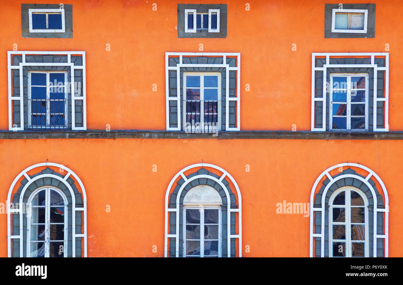 Facade of traditional house on the bank of Arno River, Pisa, Tuscany, Italy, Europe Stock Photo