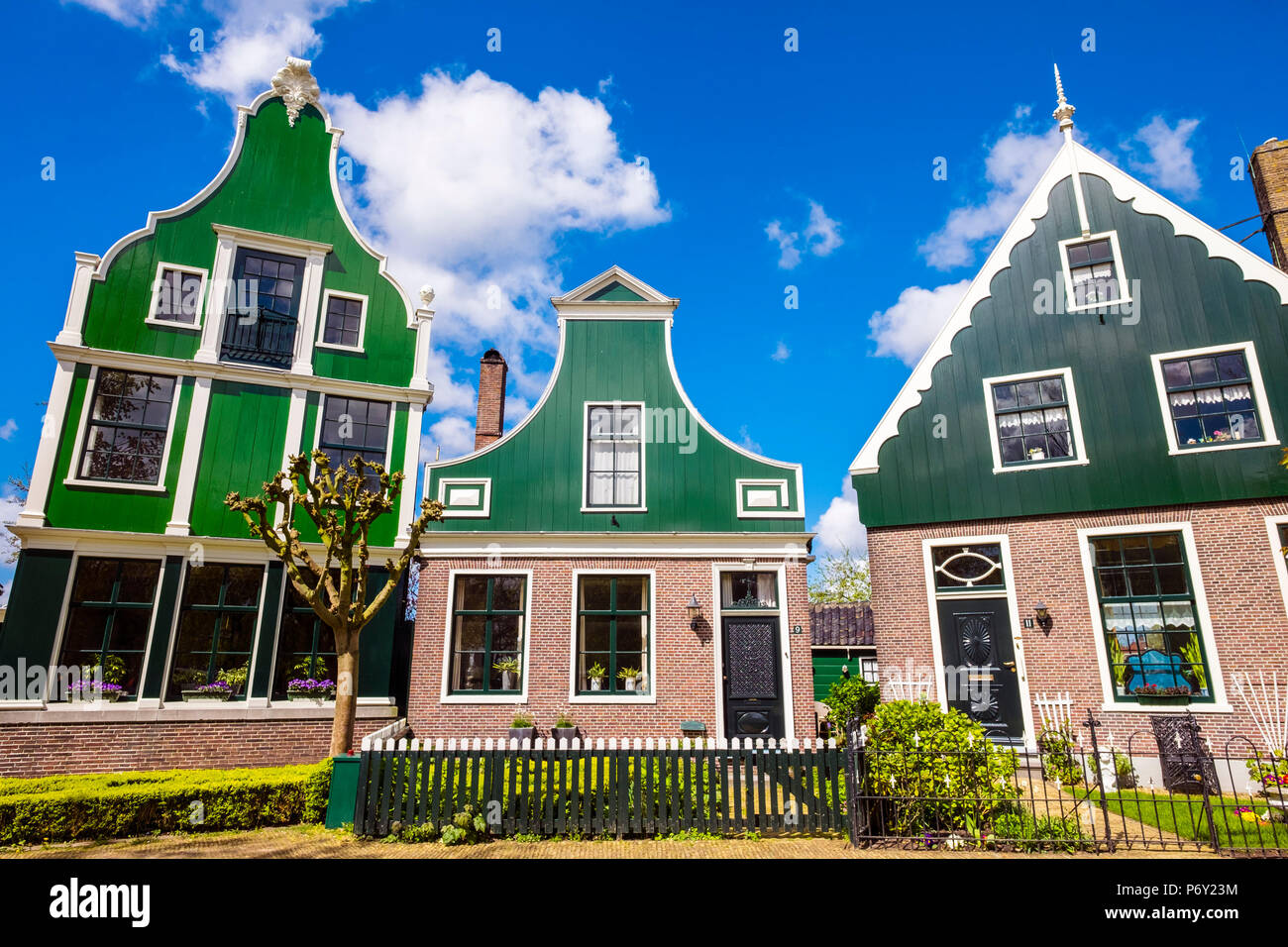 Netherlands, North Holland, Zaandam. Historic buildings in the village of Zaanse Schans. Stock Photo