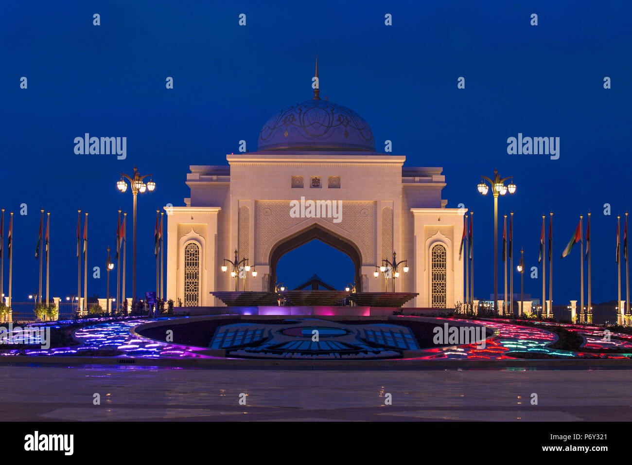 United Arab Emirates, Abu Dhabi, Roundabout near Presidential Palace Stock Photo