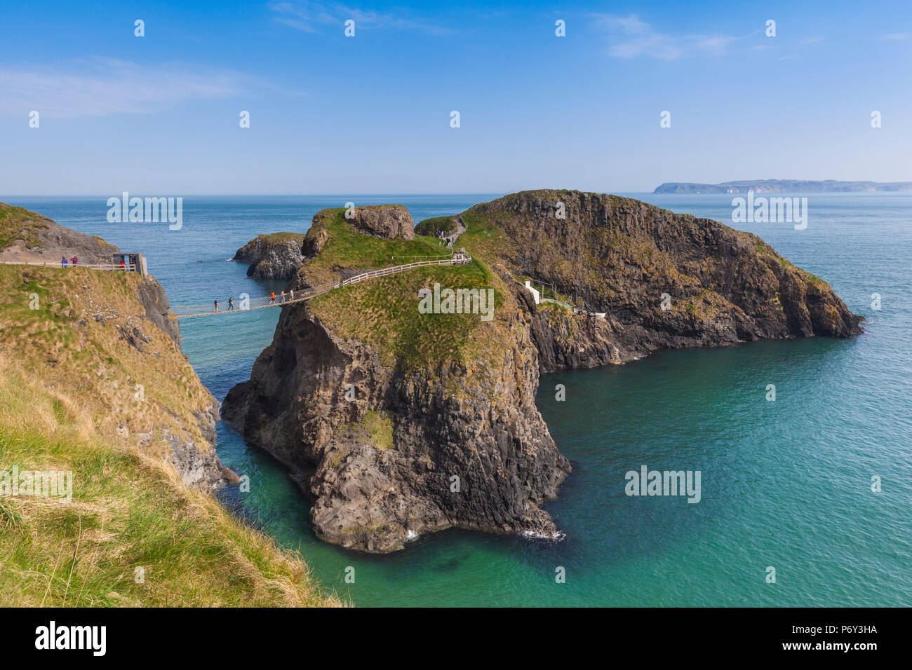 UK, Northern Ireland, County Antrim, Ballintoy, Carrick-a-Rede Rope Bridge, elevated view Stock Photo