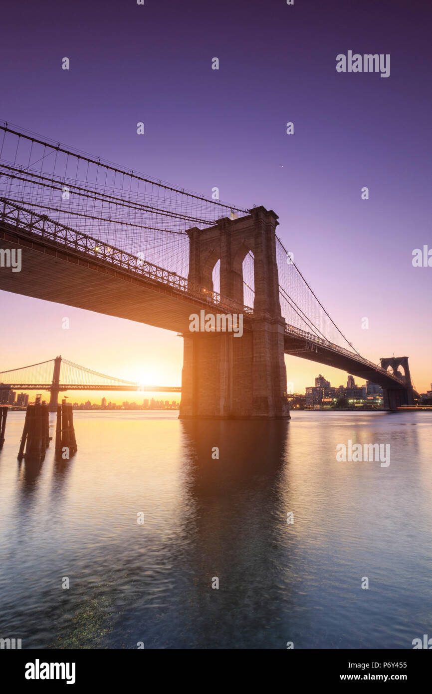 New york city urban bridge hi-res stock photography and images - Alamy