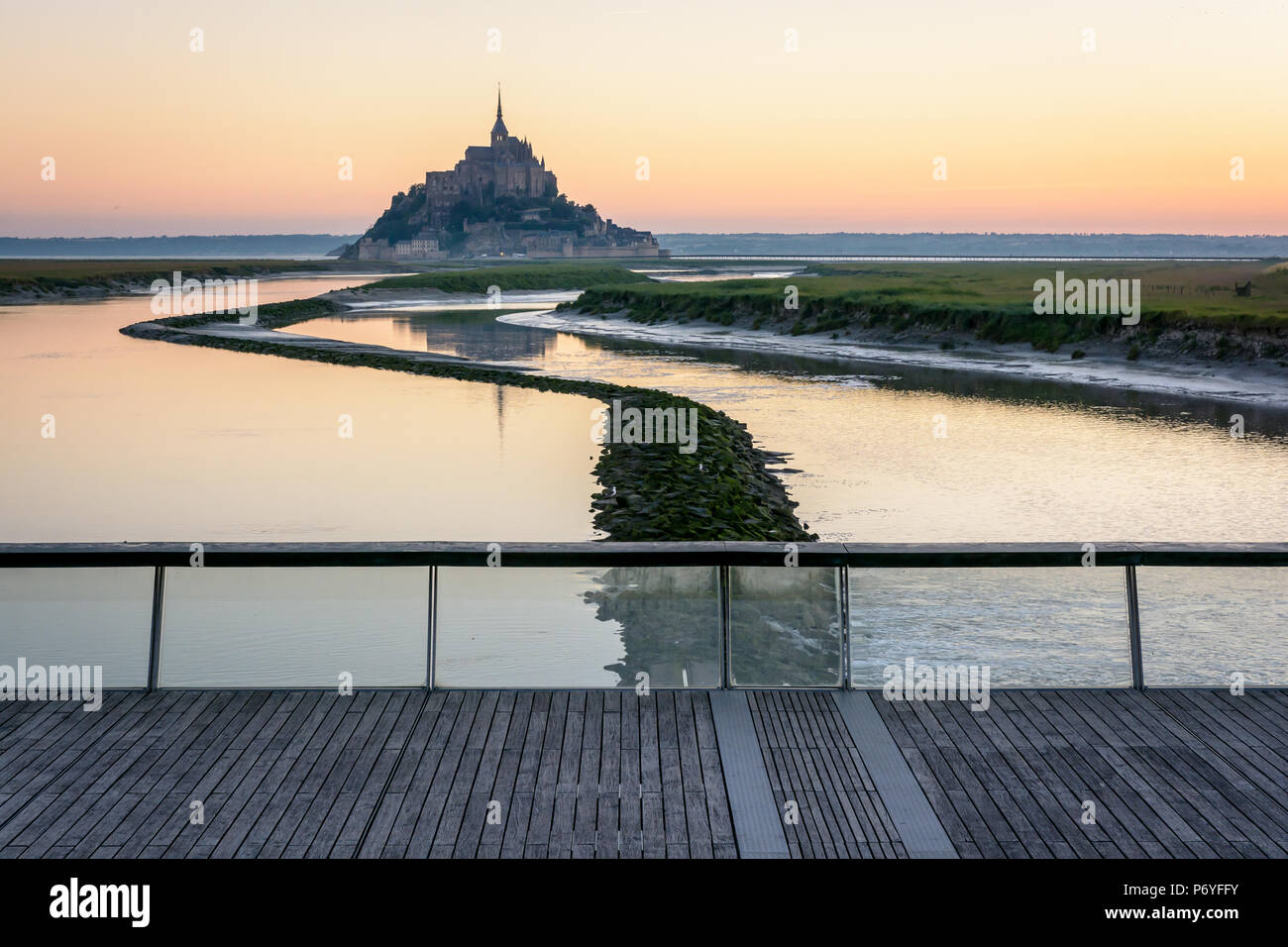 Mont saint michel high tide hires stock photography and images Alamy
