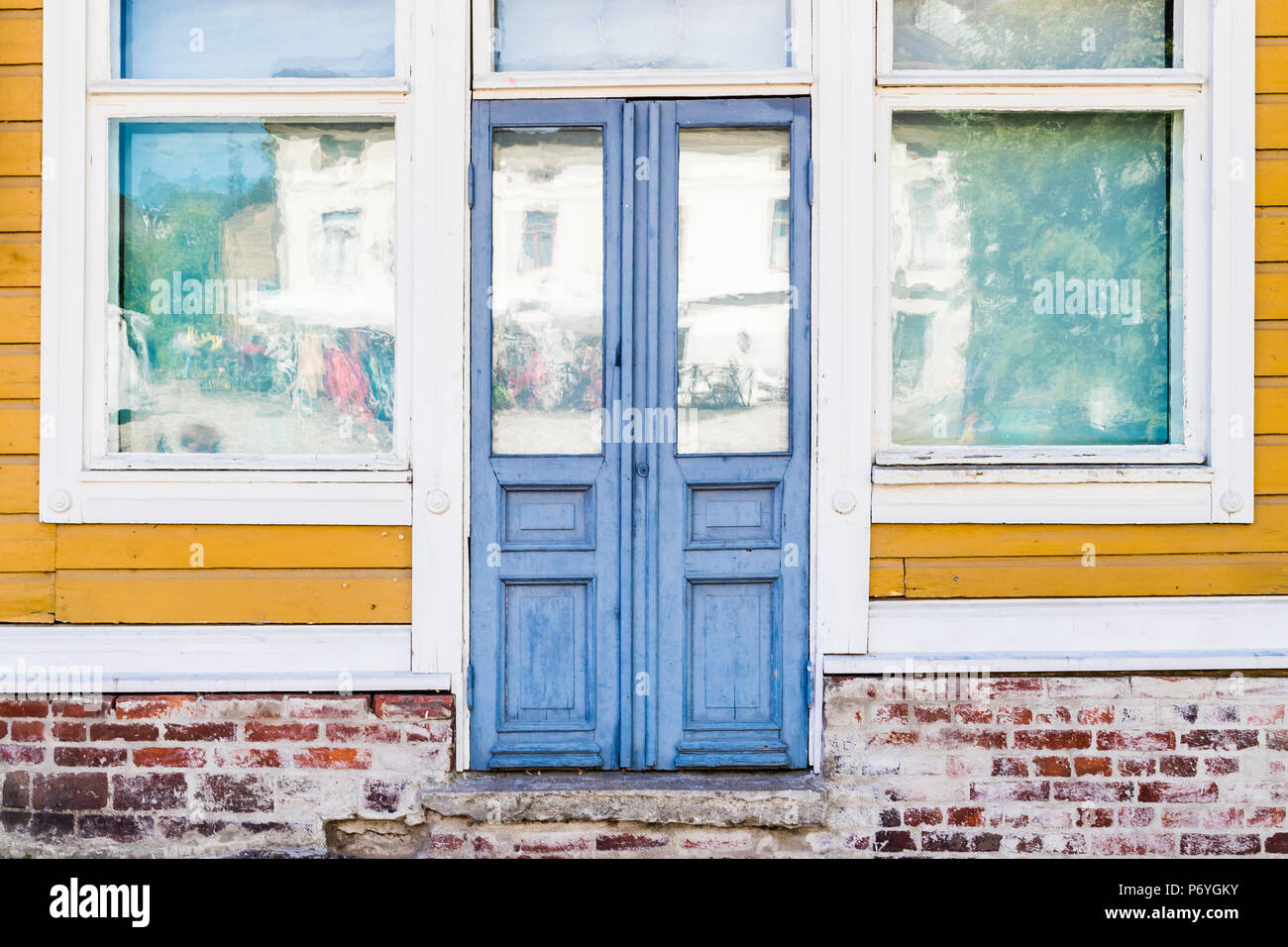 Windows and door hi-res stock photography and images - Alamy