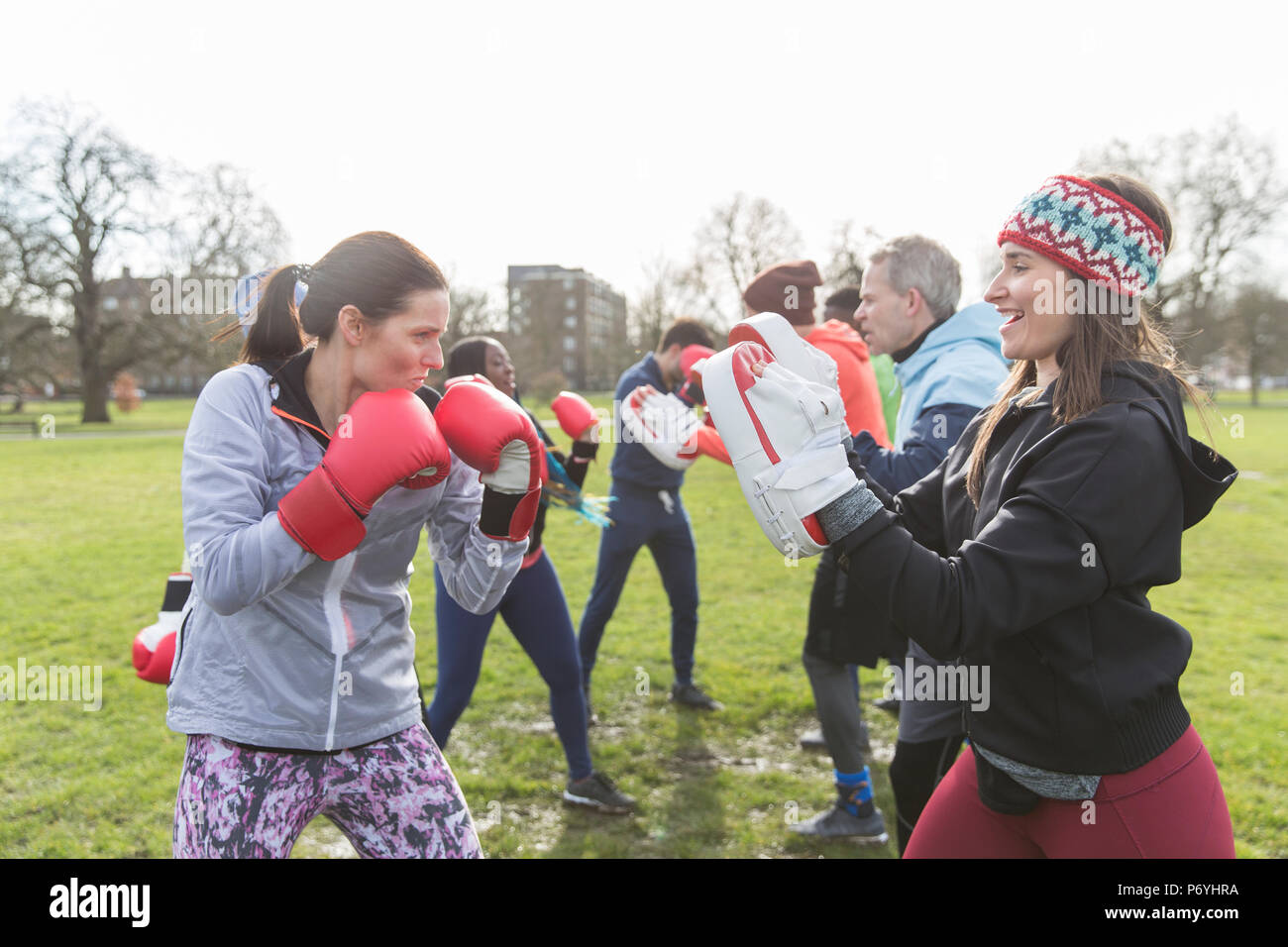 People boxing hi-res stock photography and images - Alamy