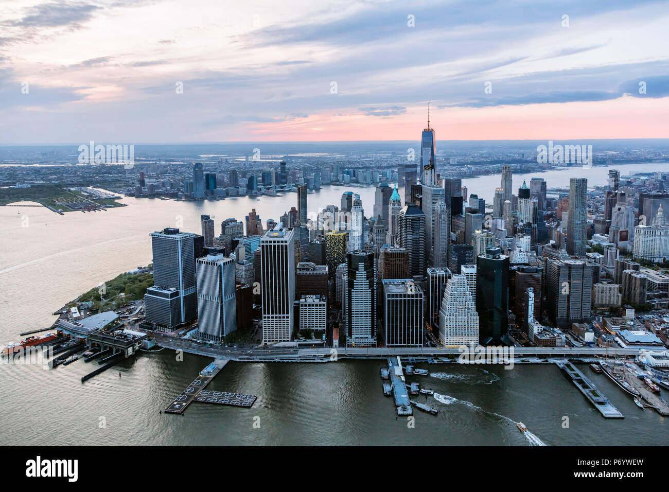 Sunset view new york skyline hi-res stock photography and images - Alamy