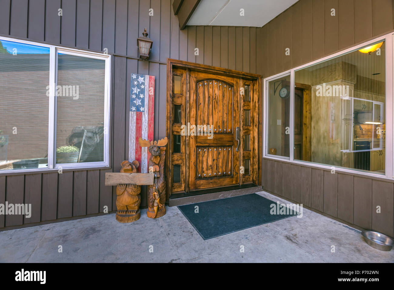Oak door entry of Utah house Stock Photo Alamy