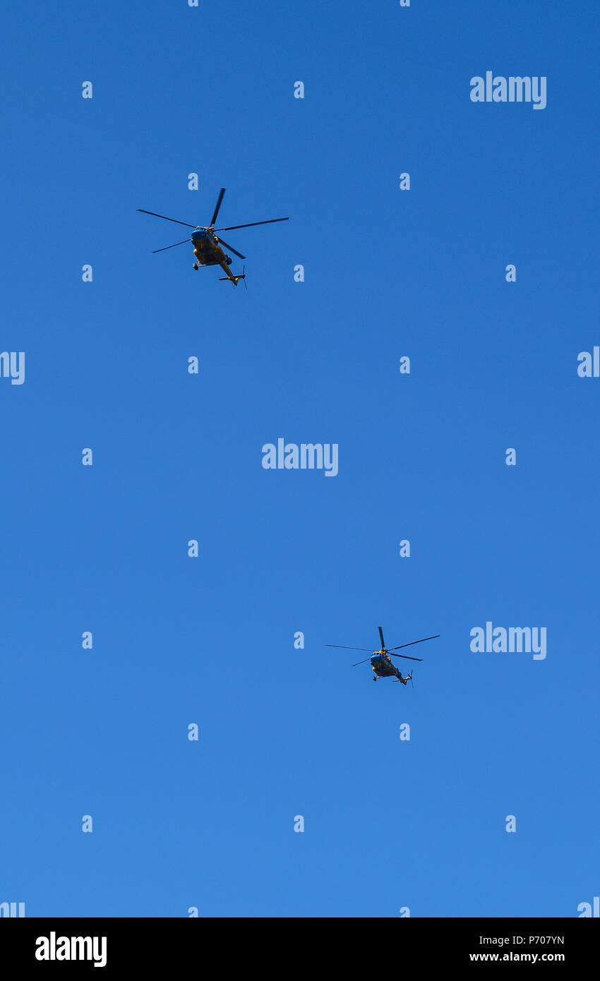 Vietnam helicopters in sky hi-res stock photography and images - Alamy