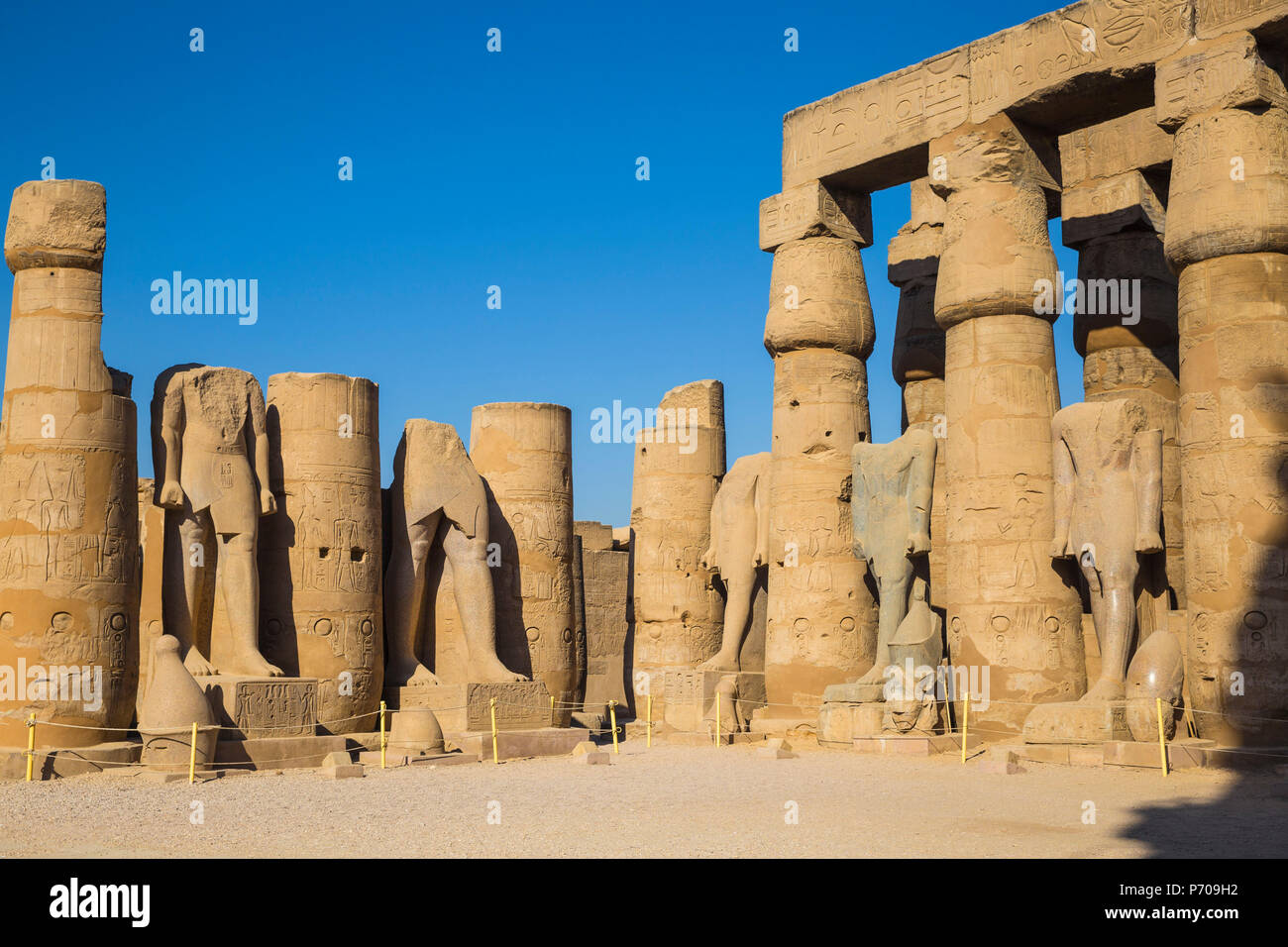 Colossal statues of king ramses ii hi-res stock photography and images ...