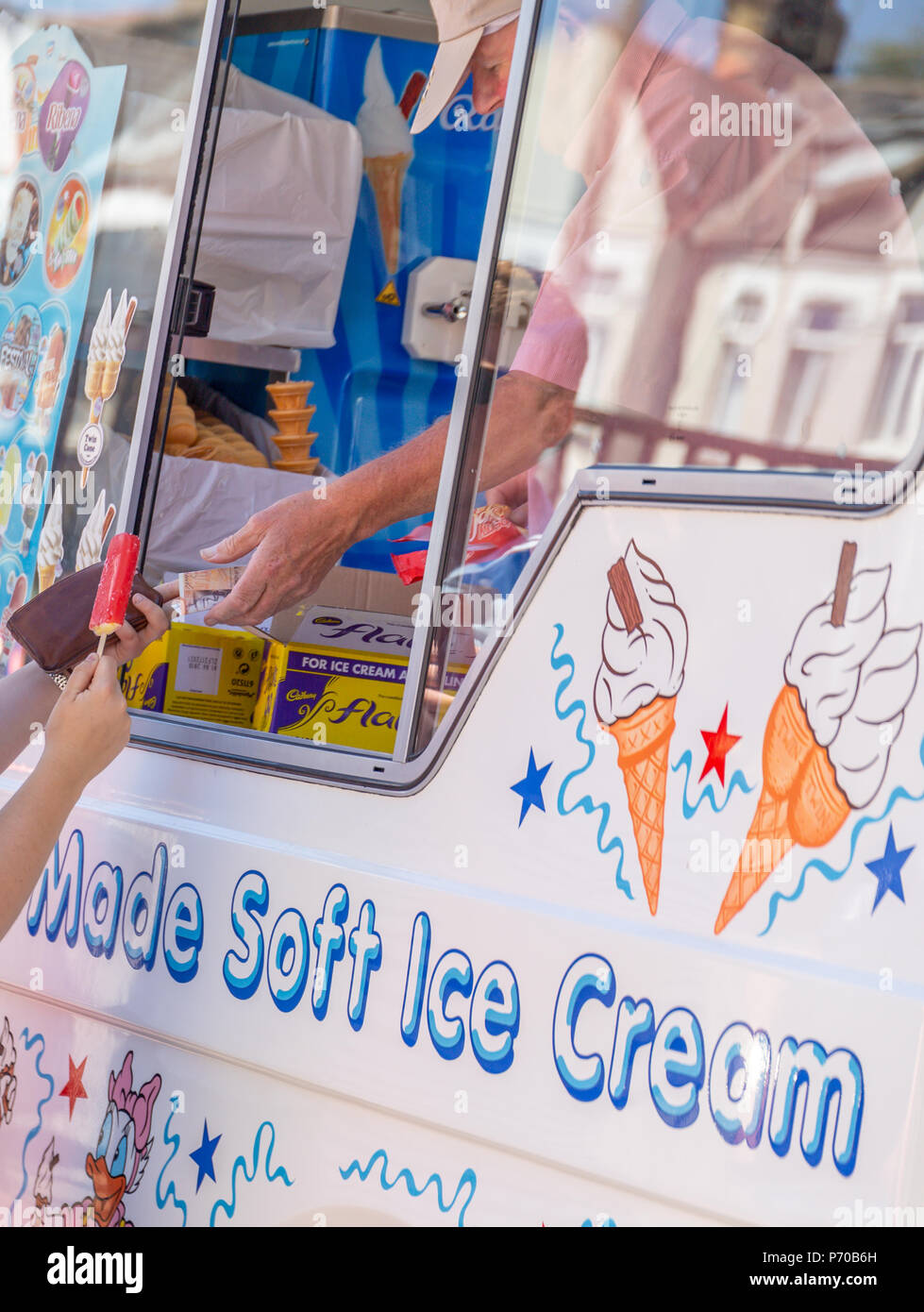 Handing ice cream truck hires stock photography and images Alamy