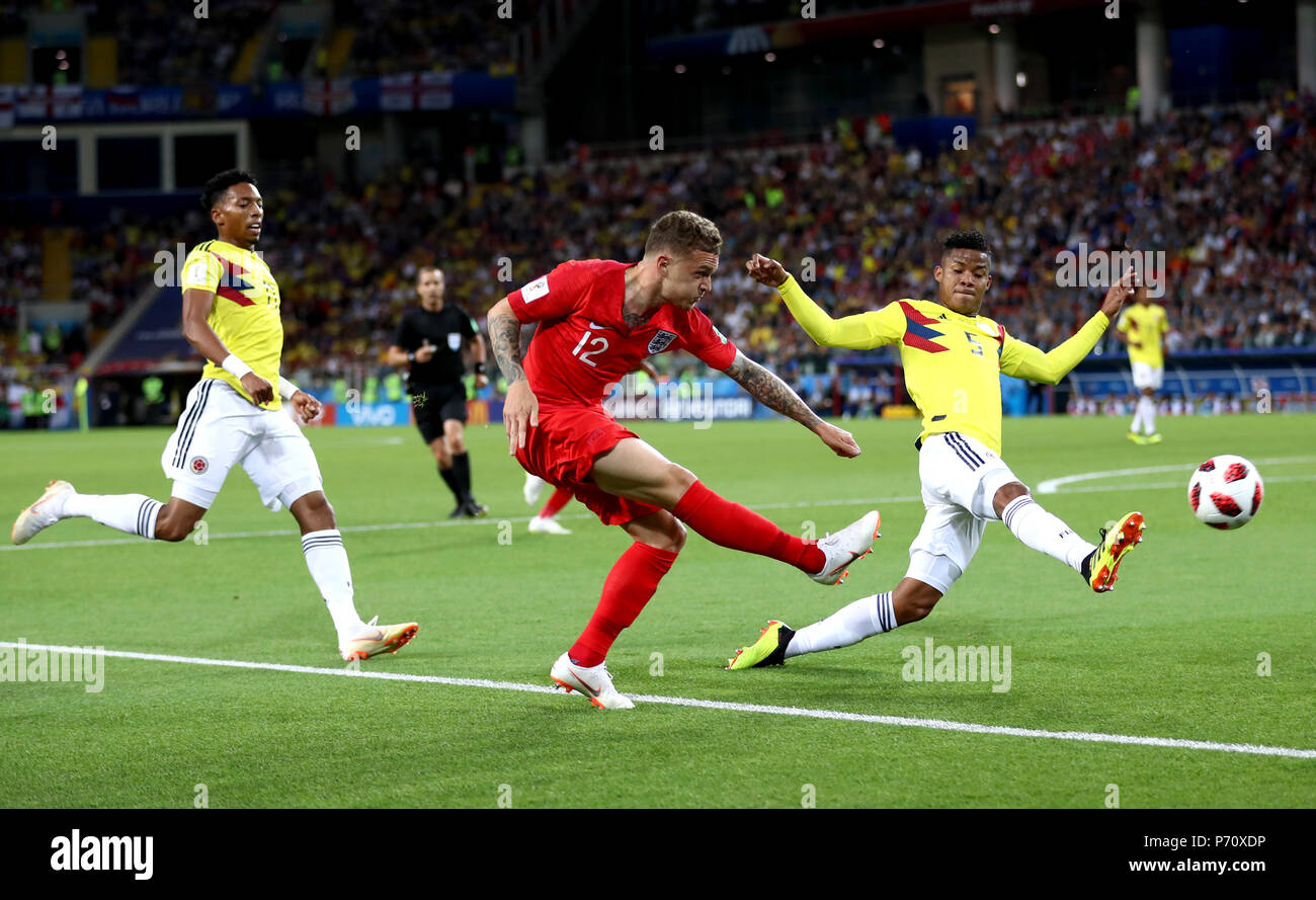 England's Kieran Trippier (centre) and Colombia's Wilmar Barrios (right) battle for the ball during the FIFA World Cup 2018, round of 16 match at the Spartak Stadium, Moscow. Stock Photo