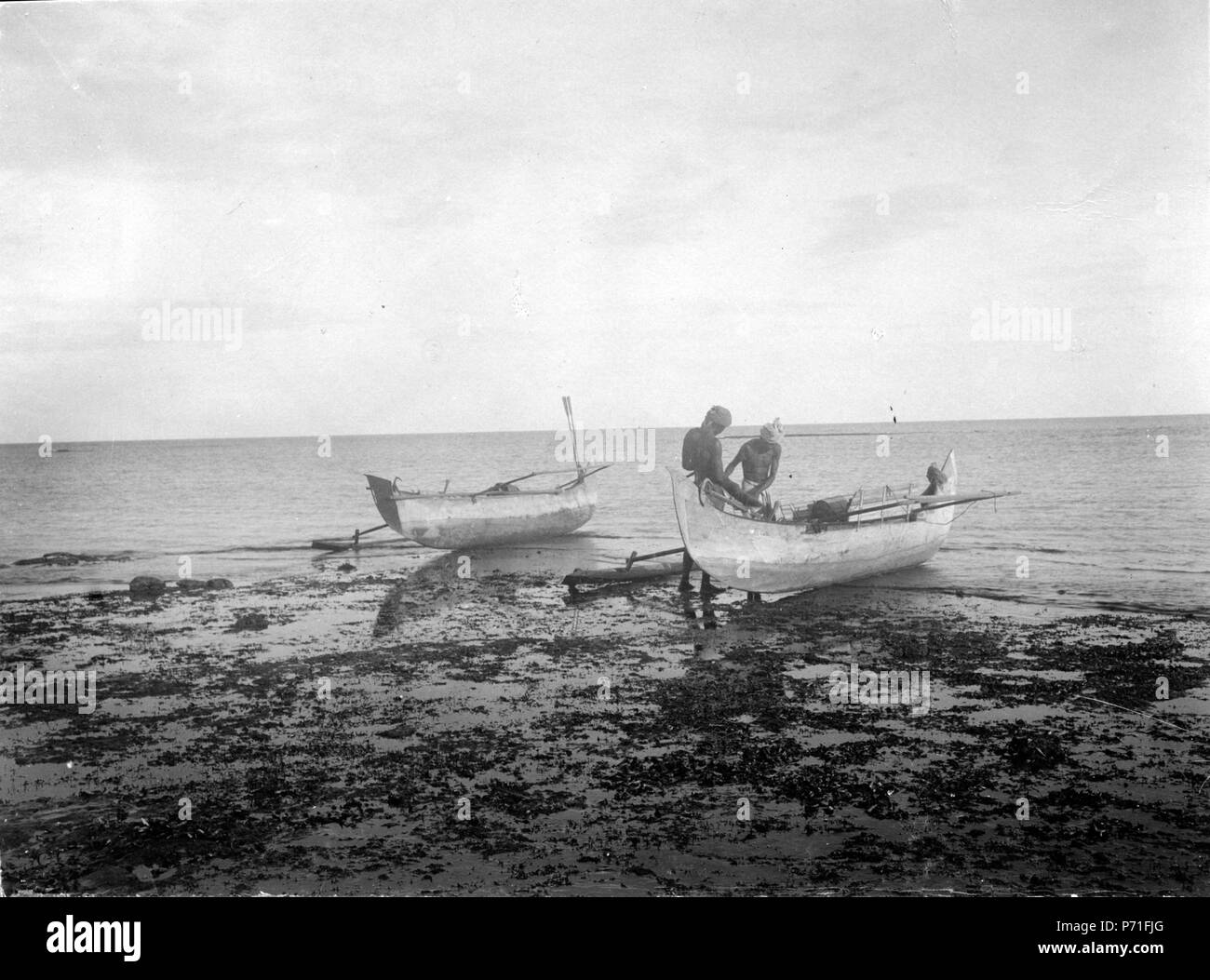 Madagascar fishing boats Black and White Stock Photos & Images - Alamy