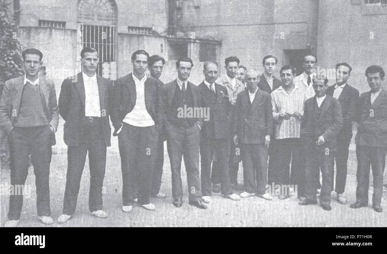 44 Los presos políticos en el patio de la Cárcel Modelo, en Mundo Gráfico 12 de noviembre de 1930 Stock Photo