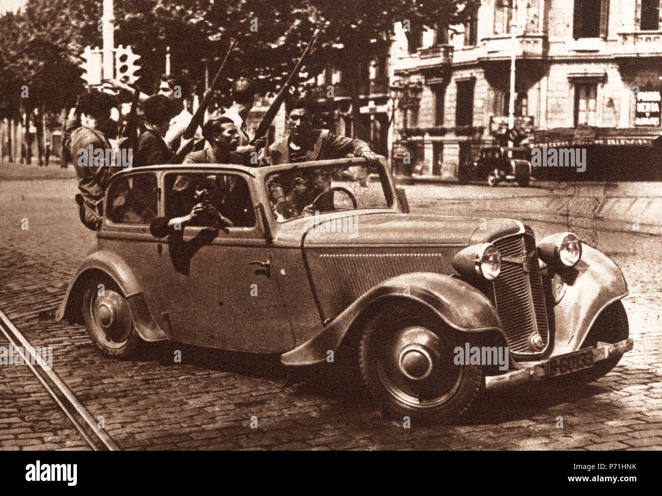 GUERRA CIVIL ESPAÑOLA (1936-1939). CARTEL PROPAGANDISTICO sobre la guerra  Stock Photo - Alamy