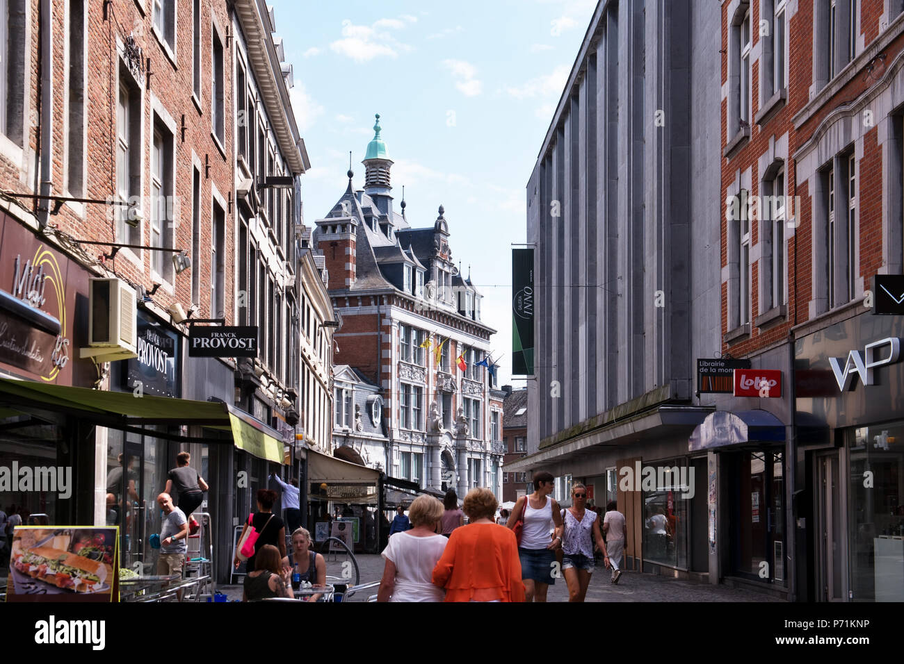 Namur, Belgium. 3 July, 2018. People walk by narrow street during lunch  hour in center of Namur, Belgium. Beginning of July in 2018 is extremely  hot i Stock Photo - Alamy