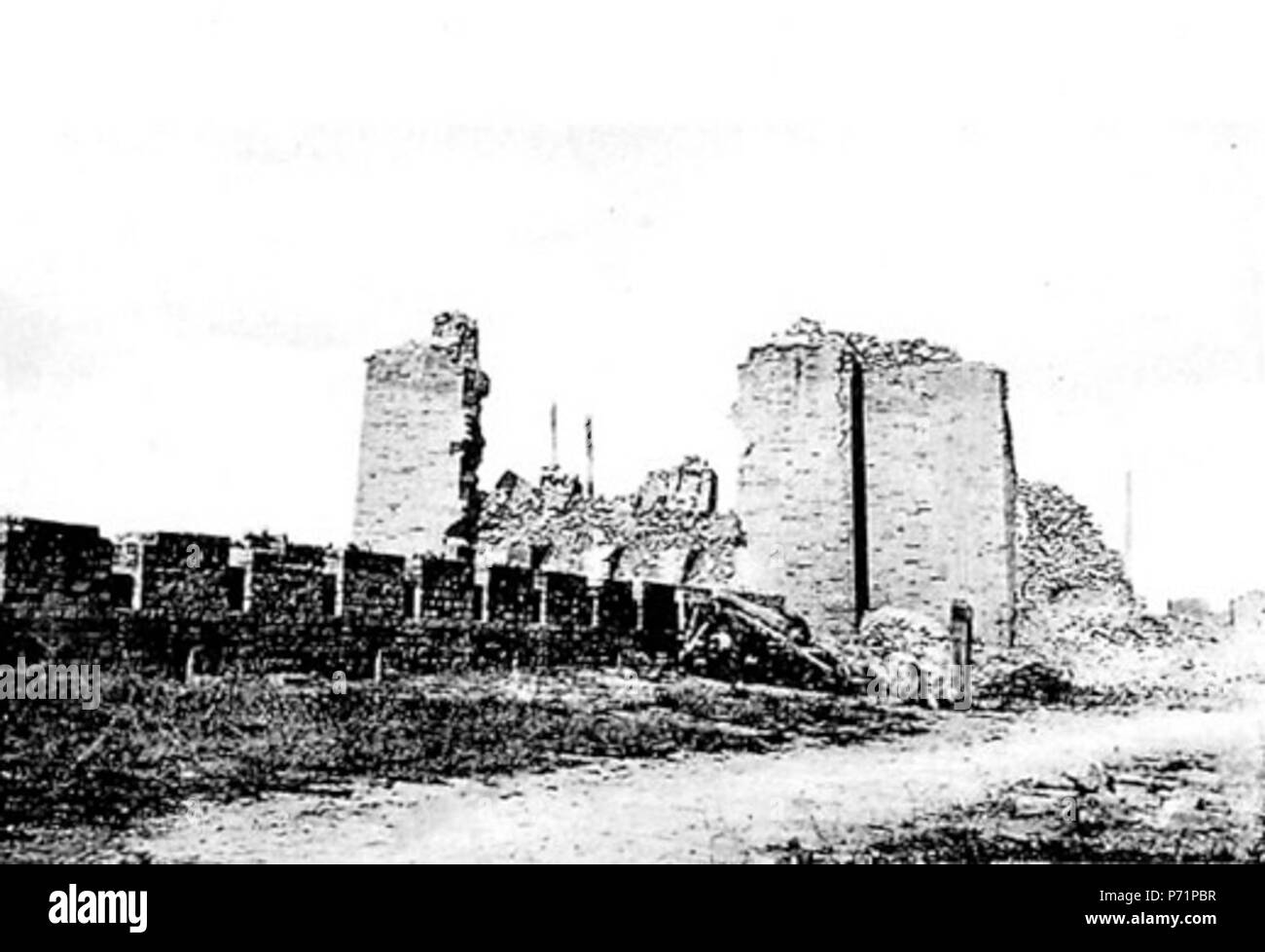 15 Bei der Einnahme zerstörter Nordwestthurm der Tartarenmauer Stock Photo