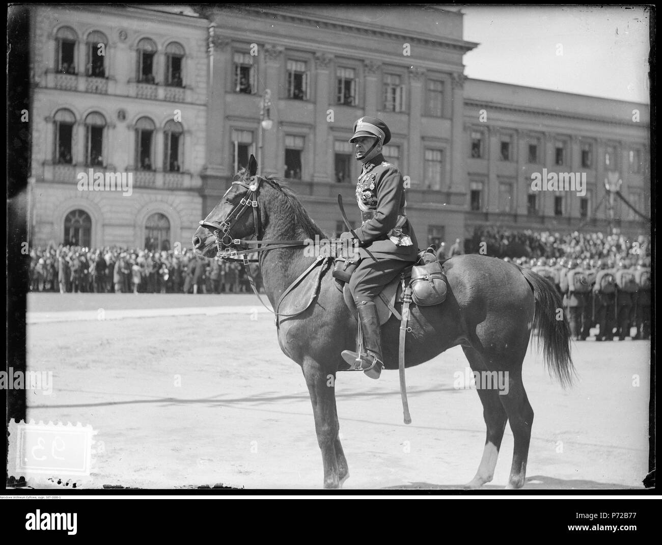71 Narcyz Witczak-Witaczyński - Uroczystość na pl. marsz. Józefa Piłsudskiego (107-1030-1) Stock Photo