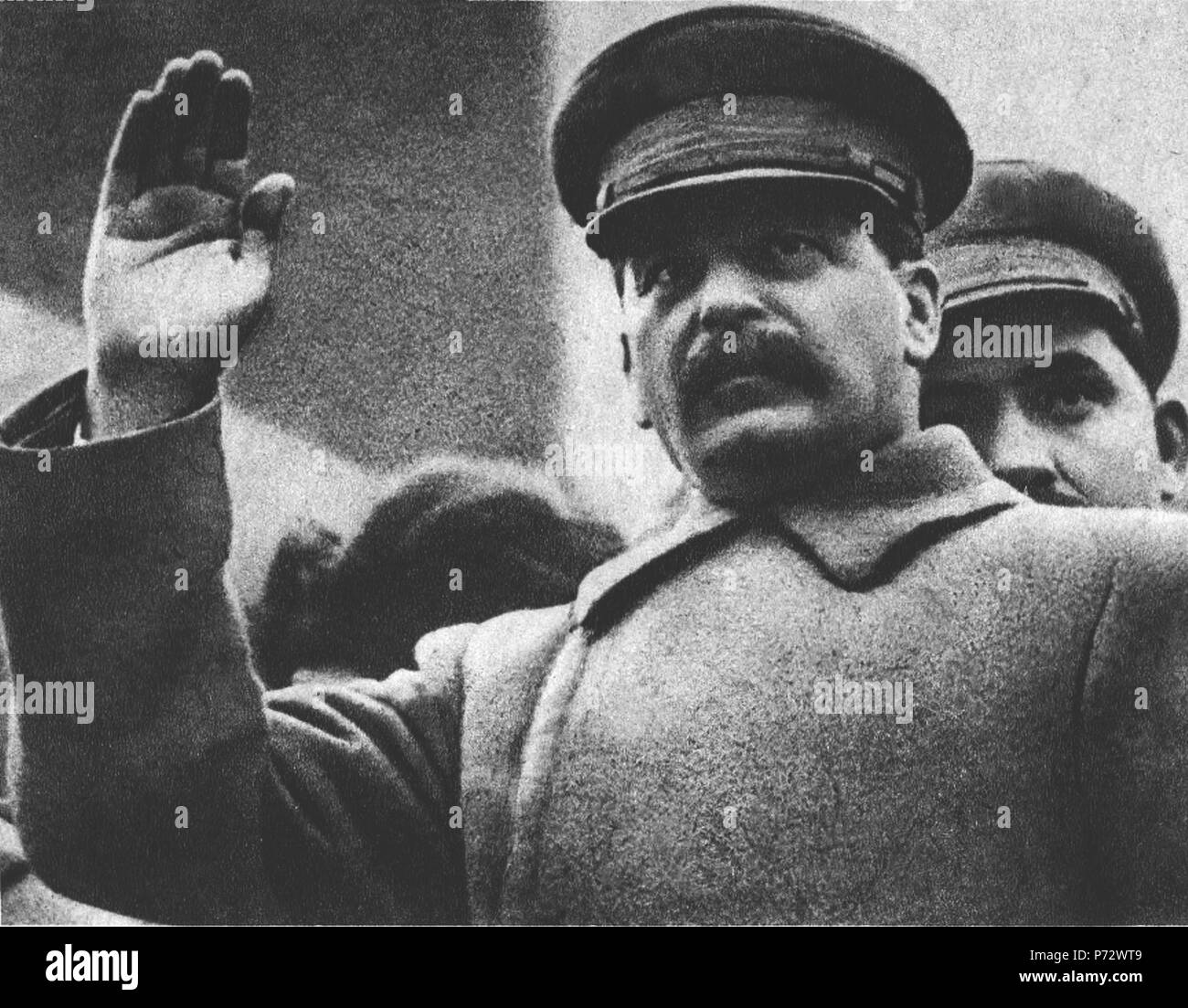 English: Joseph Stalin Lazar Kaganovich 7 Nov 1933 . 7 November 1933 4 Joseph Stalin Lazar Kaganovich 1933 Stock Photo