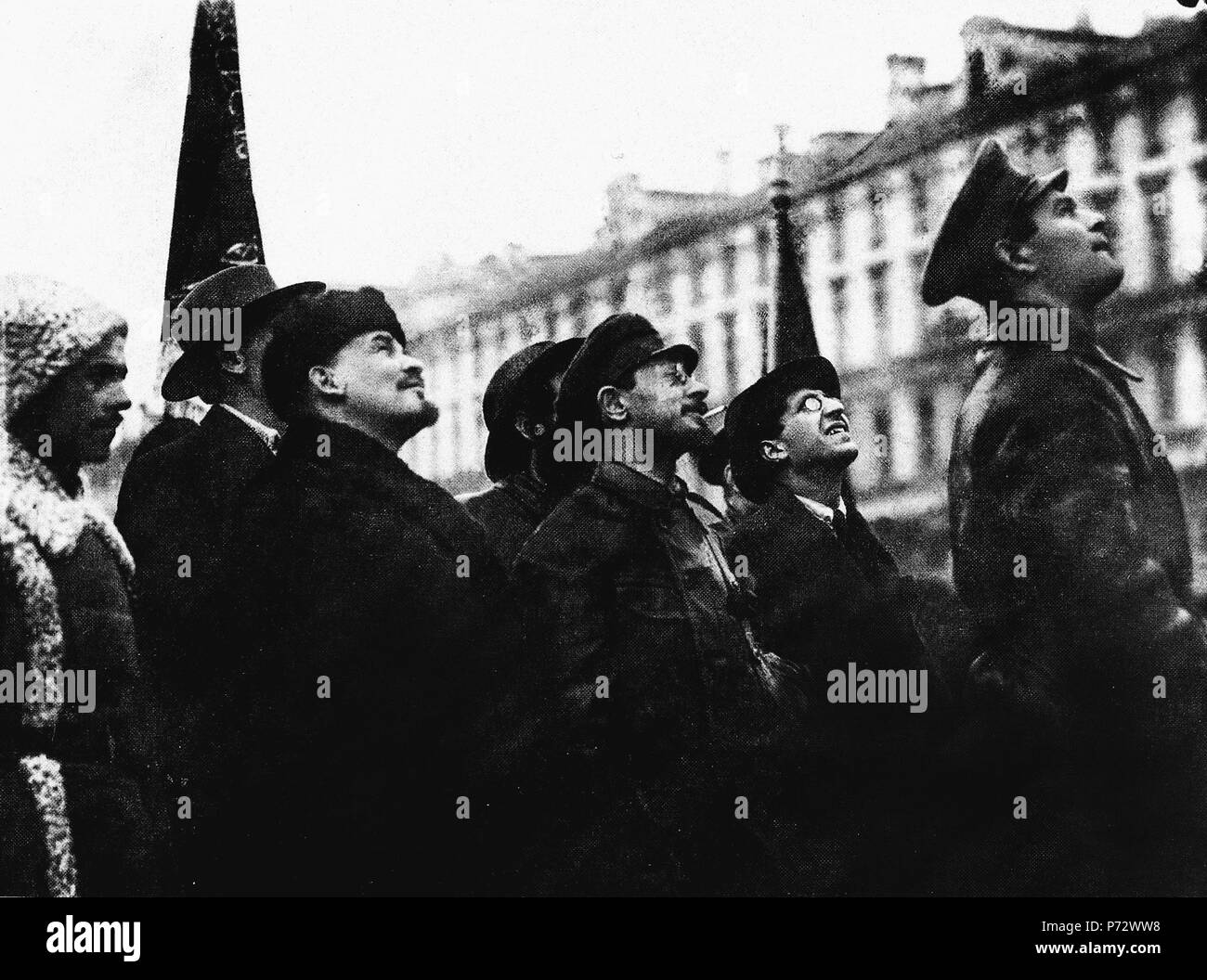 English: Politician of the USSR. Yakov Sverdlov (1885-1919) :   (1885-1919). . . , . . , . .      . . , 7  1918 . 7 November 1918 5 Old Russia - Yakov Sverdlov 1918 &amp; Lenin &amp; Avanesov Stock Photo