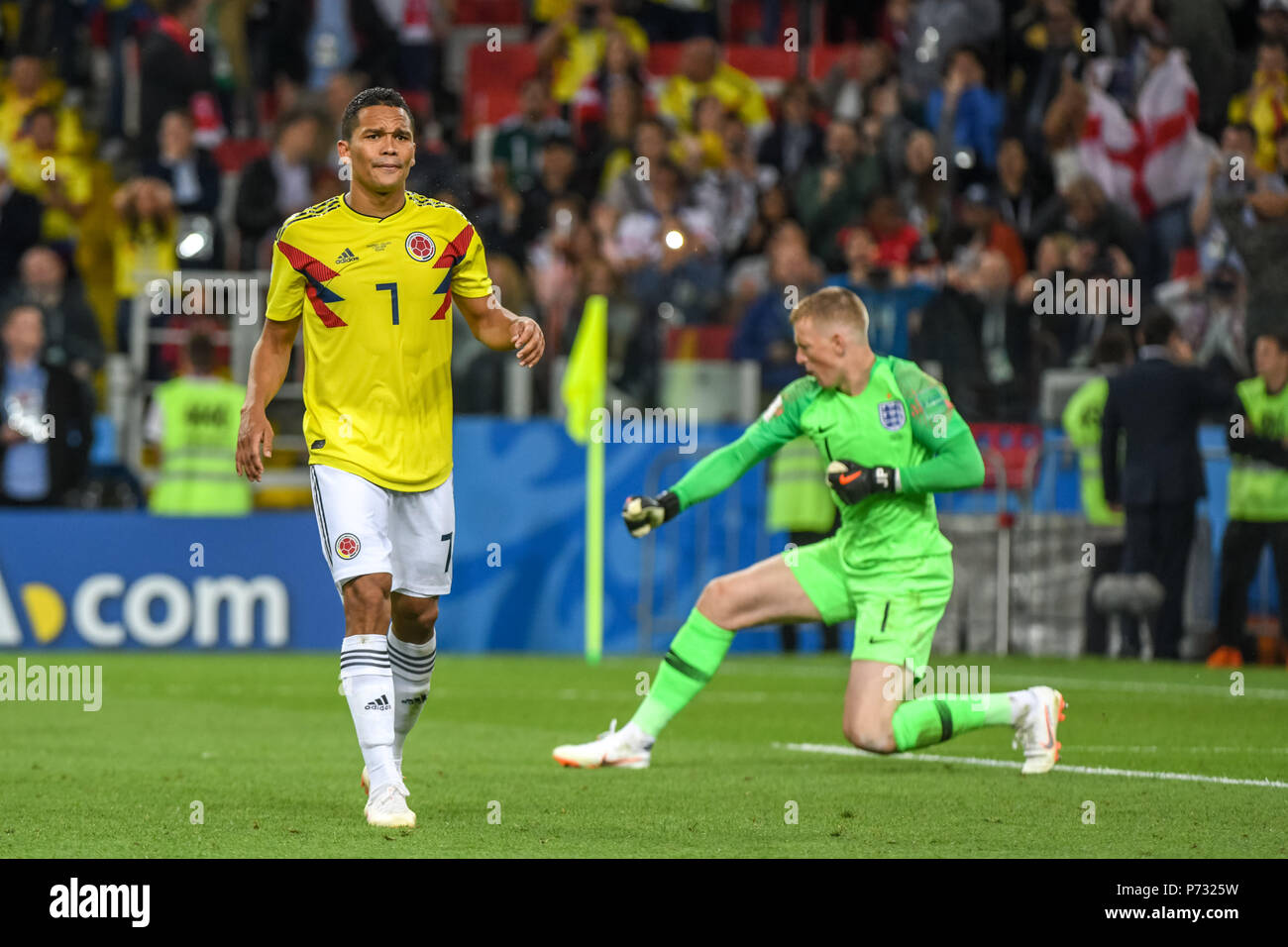 Spartak Stadium, Moscow, Russia. 3rd July, 2018. FIFA World Cup Football, Round of 16, Columbia versus England; Carlos Bacca of Colombia misses his penalty in the shoot-out with goalkeeper Jordan Pickford of England celebrating in the background Credit: Action Plus Sports/Alamy Live News Stock Photo