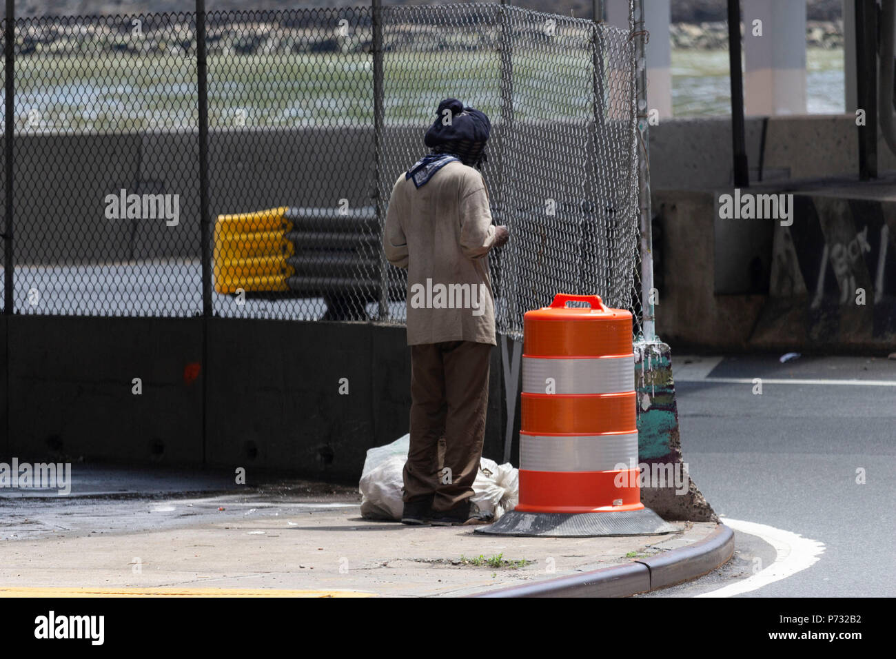 Homeless in new york hi-res stock photography and images - Alamy