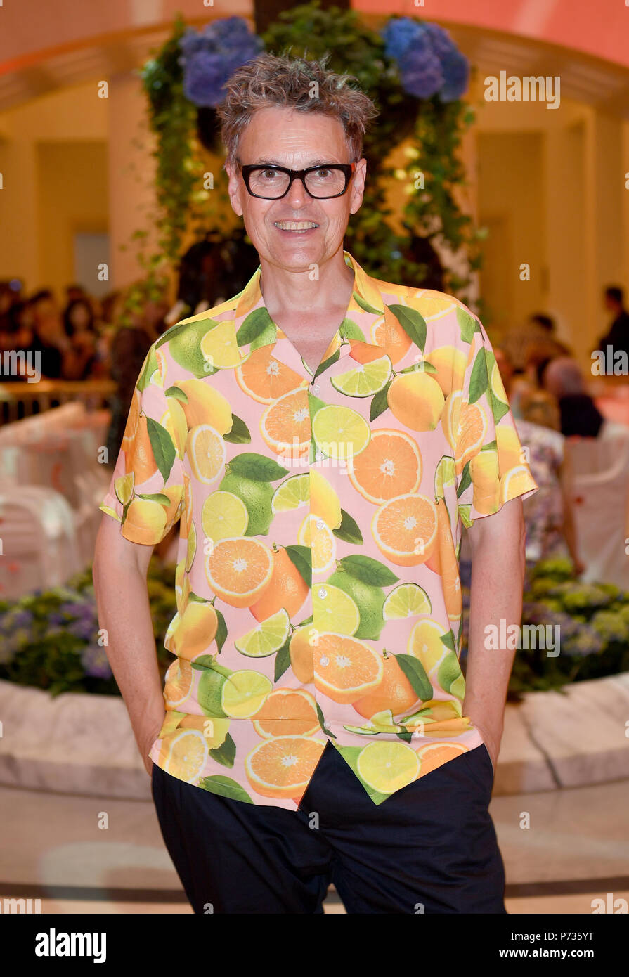 Berlin, Germany. 03rd July, 2018. 03.07.2018, Berlin: Rolf Scheider arrives at the show of the designer Anja Gockel. At the Berlin Fashion Week the collections for spring/summer 2019 will be presented. Credit: Britta Pedersen/dpa central image/dpa | usage worldwide/dpa/Alamy Live News Stock Photo