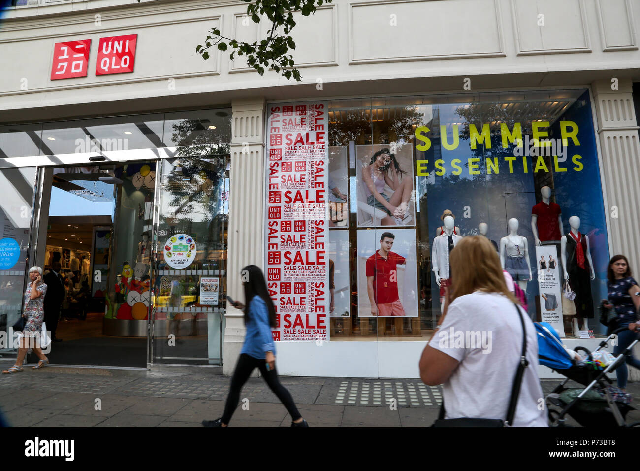 Uniqlo Window Display High Resolution Stock Photography and Images - Alamy