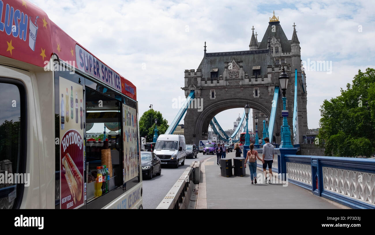 London, England. 4th July 2018. An ice cream van is parked near London's Tower Bridge on another very hot day. The present heatwave is set to continue. ©Tim Ring/Alamy Live News Stock Photo