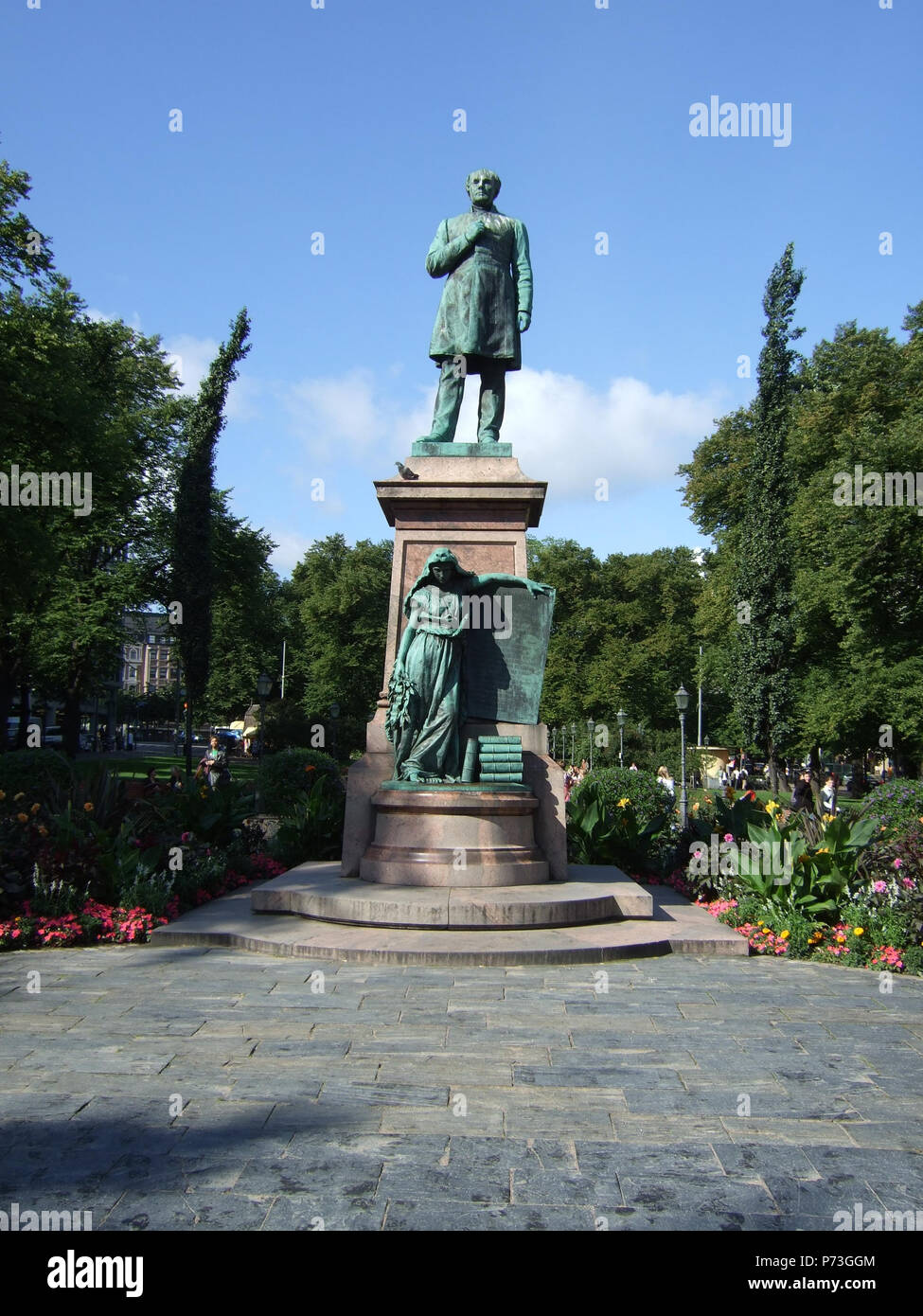 English: Statue of Johan Ludvig Runeberg on Esplanadi Deutsch: Statue ...