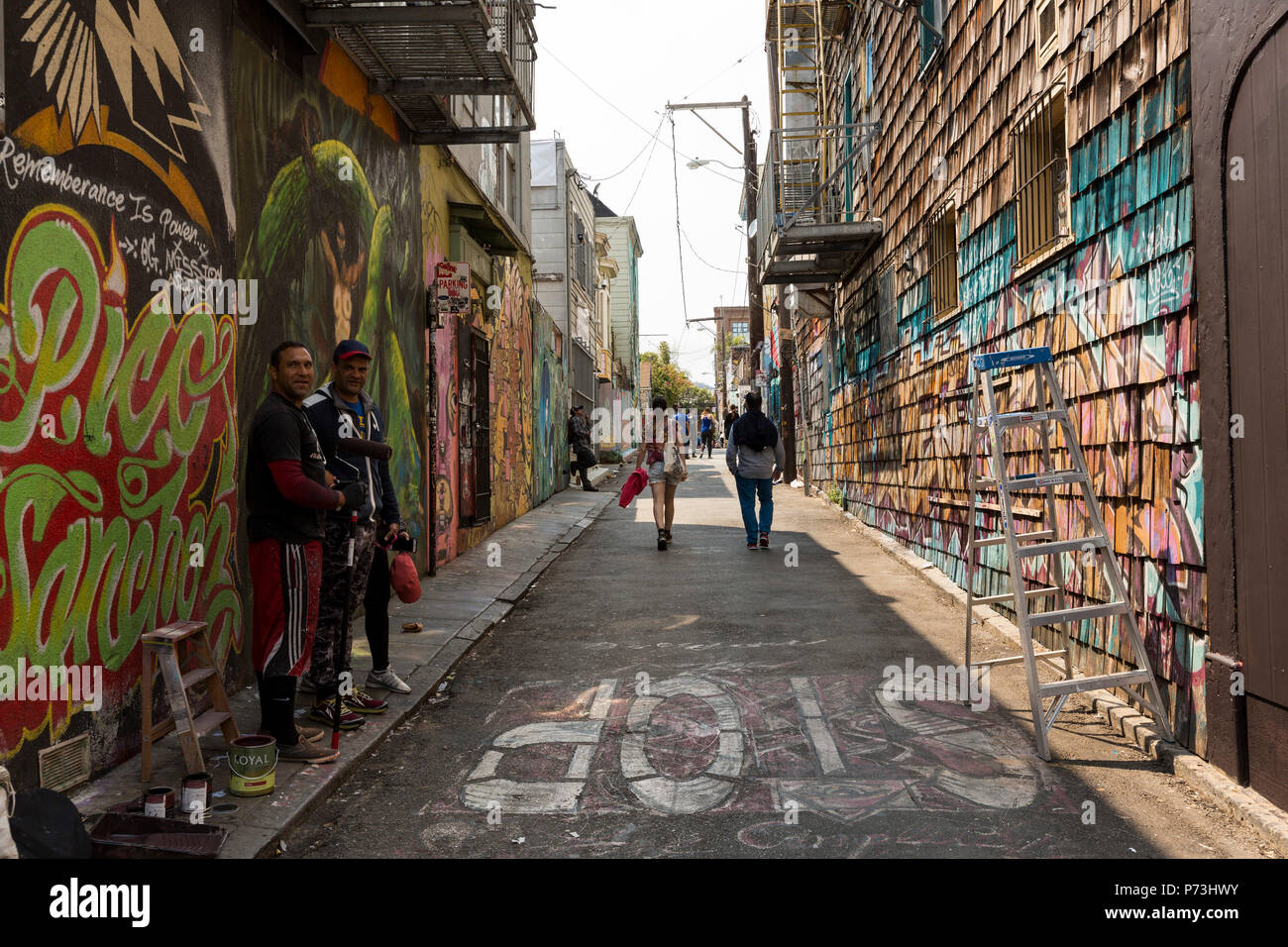 Murals in Clarion Alley, Mission, Aug, 2016. San Francisco, California, U.S.A Stock Photo Alamy