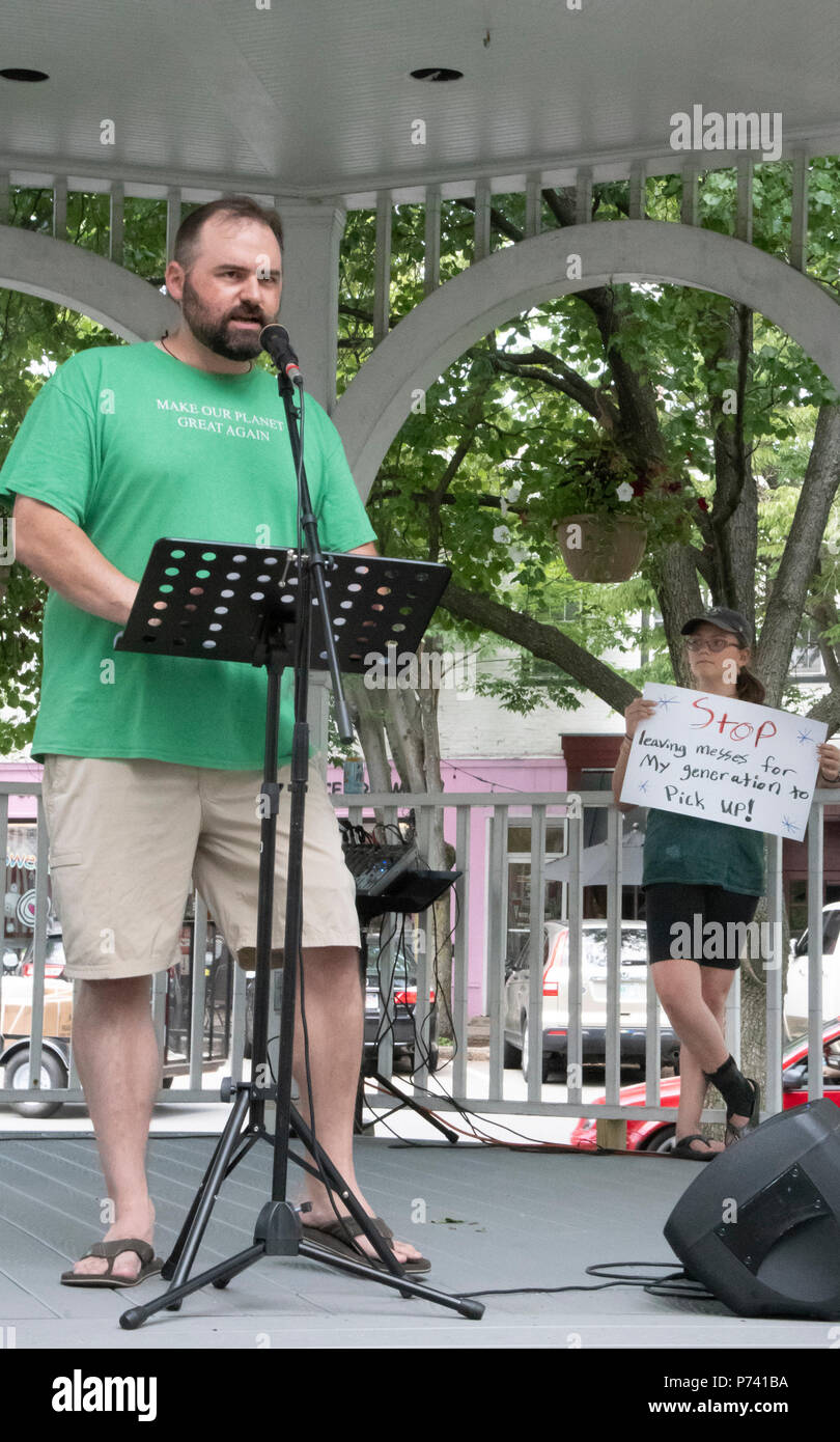 KEENE, NEW HAMPSHIRE/US - June 30 2018: Paul Venezia, organizer of  a Families Belong Together rally protesting the immigration policies of the Trump  Stock Photo