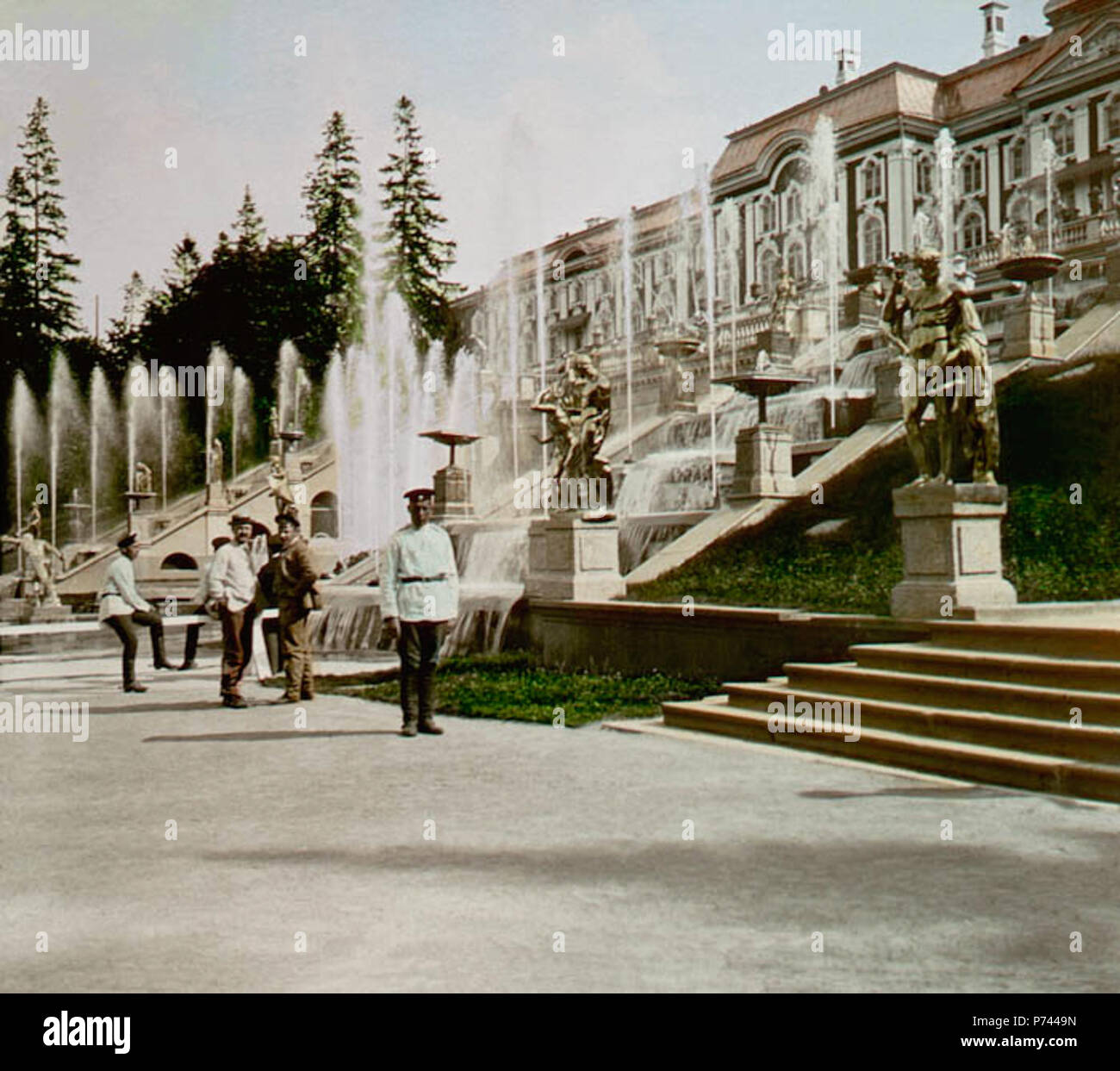 F. Kr√°tkňė: Peterhof, Kask√°dy ze strany  1896  √£. 39 152 Krátký, F. - Peterhof - Kaskády (1896) Stock Photo