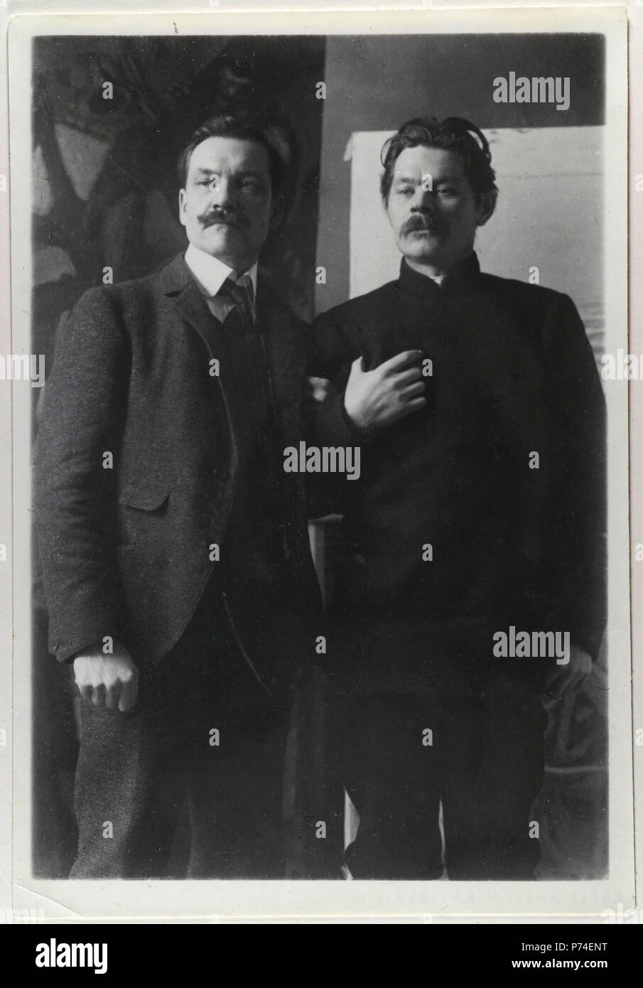 Axel Gallén and Maxim Gorky in Gallén´s studio Pirtti in Helsinki ca. 1905 Stock Photo