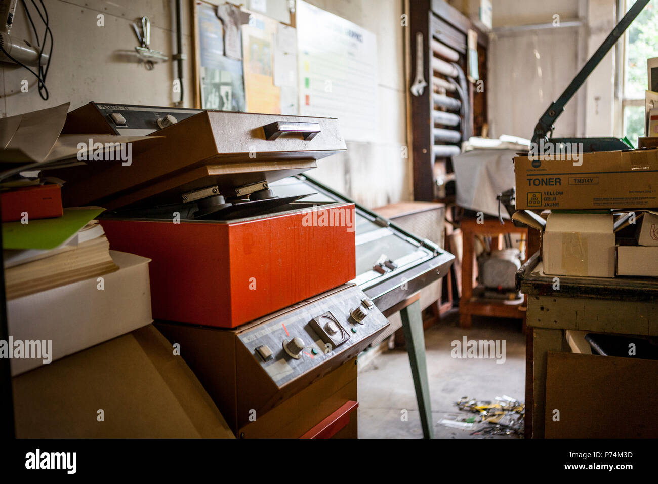 Industrial machinery equipment printing press hi-res stock photography ...