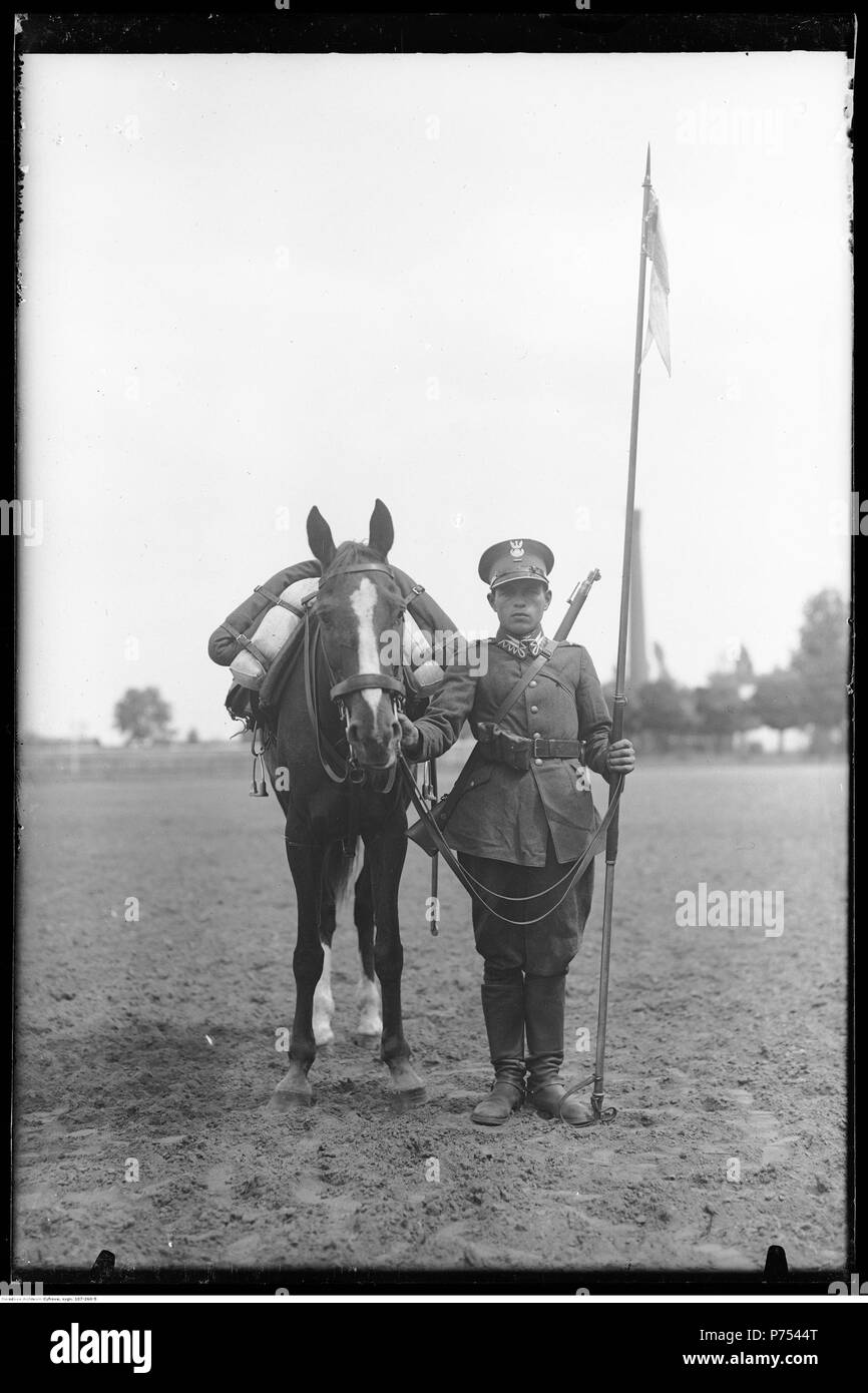 77 Narcyz Witczak-Witaczyński - Żołnierze 1 Pułku Szwoleżerów z końmi (107-260-5) Stock Photo
