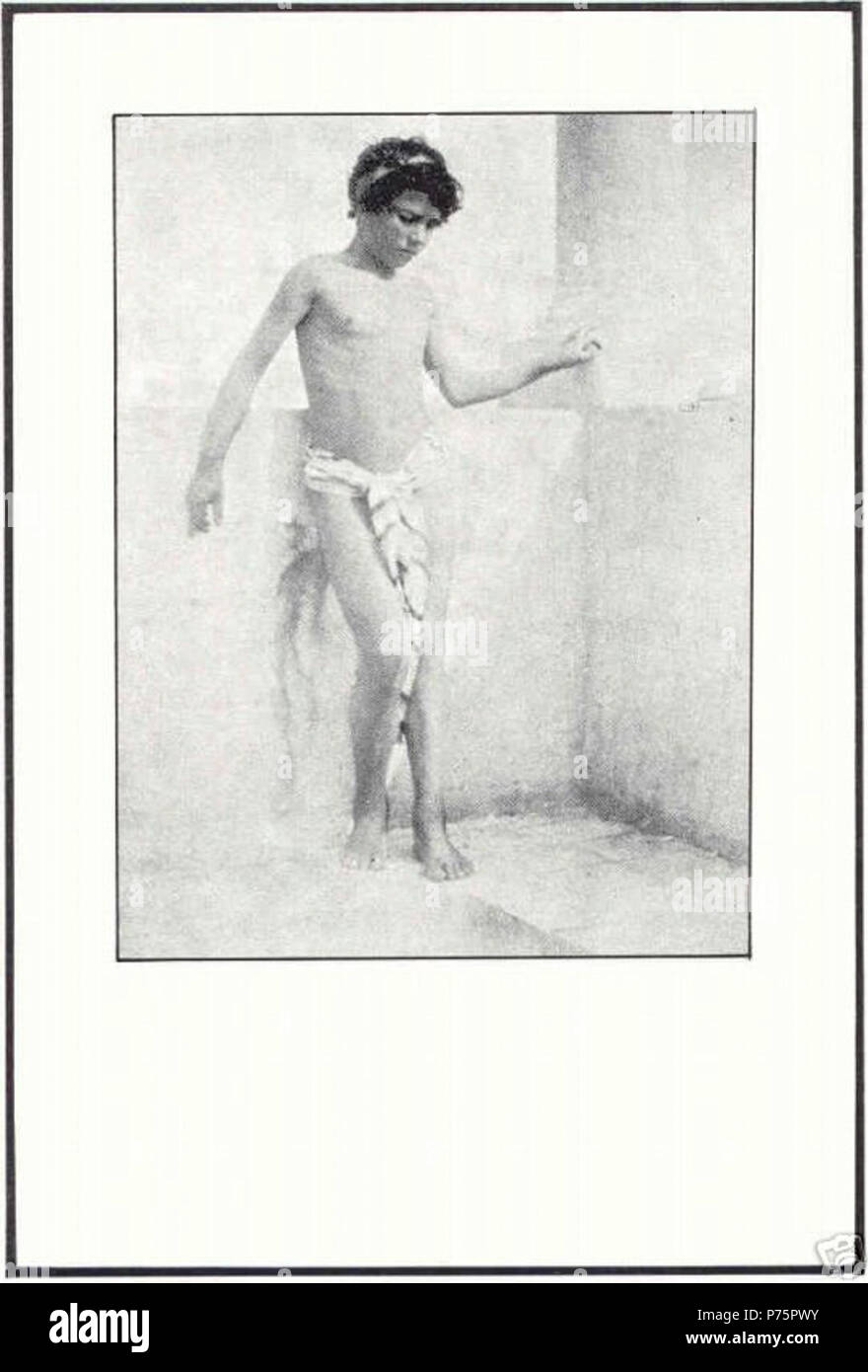 128 Gloeden, Wilhelm von (1856-1931) - n. 0799 - Beautés siciliennes, p. 61 Stock Photo