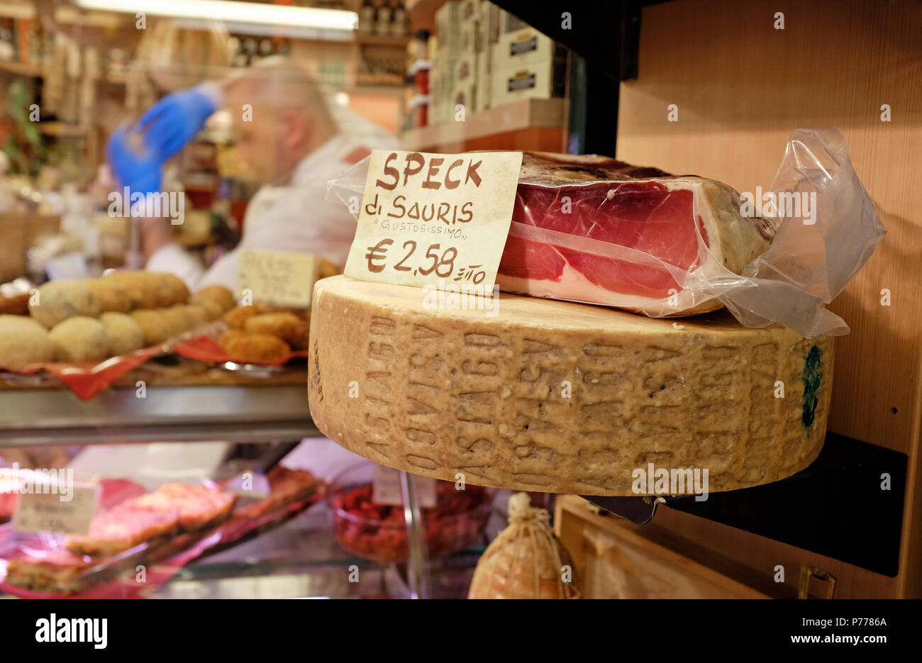 ham and cheese shop, venice, italy Stock Photo Alamy