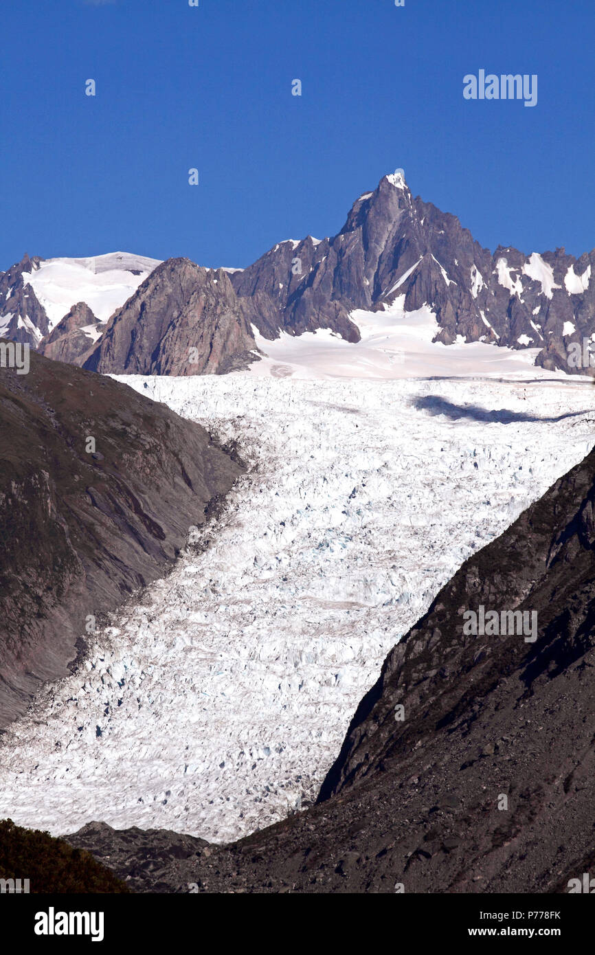Temperate maritime glaciers hi-res stock photography and images - Alamy