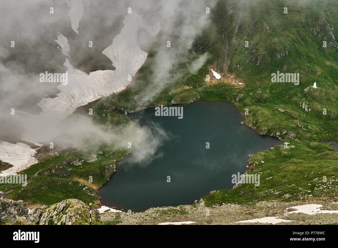 Gorgeous view glacial lake scenic hi-res stock photography and images ...