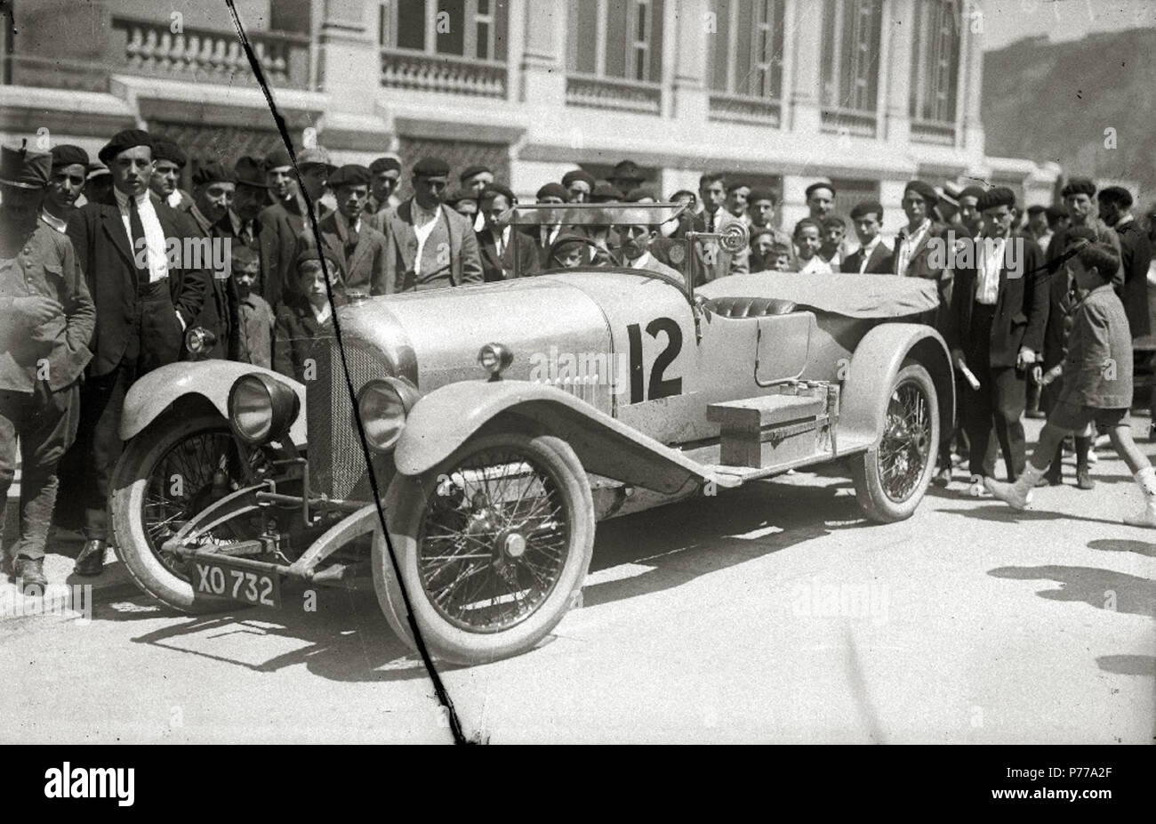 Español: Título original: Carreras de coches y motocicletas (3/6) Localización: Circuito de Lasarte (Guipúzcoa)  . 1923 15 Carreras de coches y motocicletas (3 de 6) - Fondo Car-Kutxa Fototeka Stock Photo