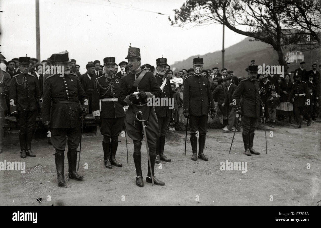 Maniobras hi-res stock photography and images - Page 2 - Alamy, image size:1300x925